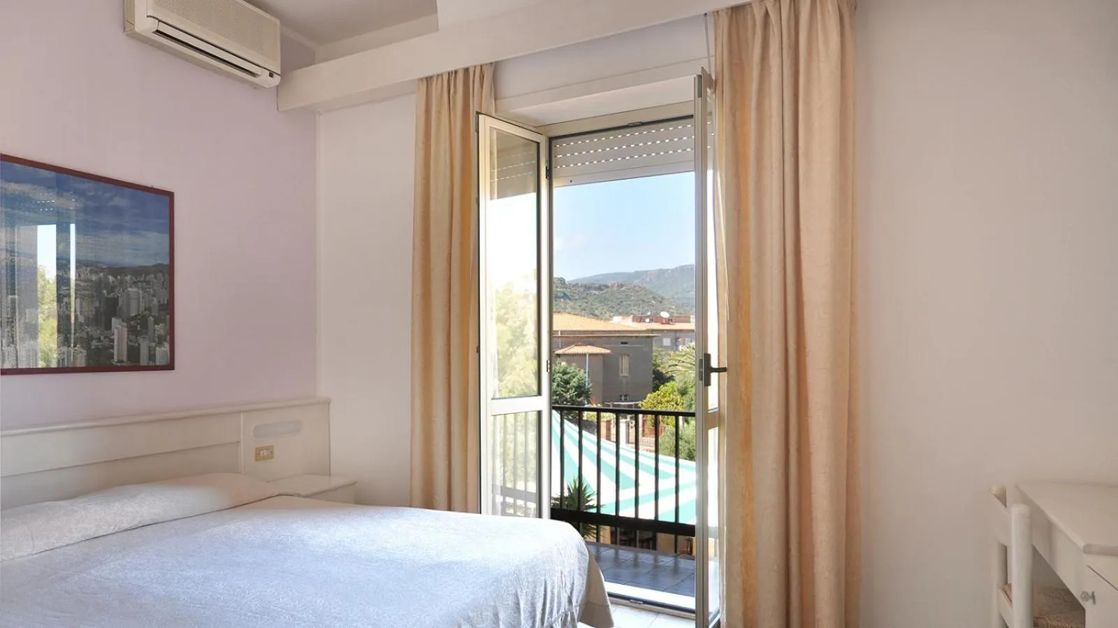 Bed in Hotel Al Gabbiano