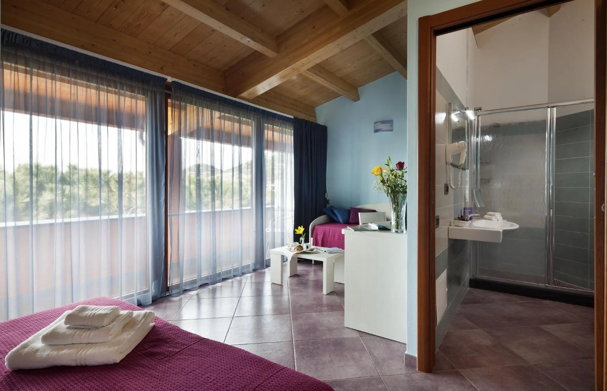 Toilet, Bed in Hotel Al Gabbiano