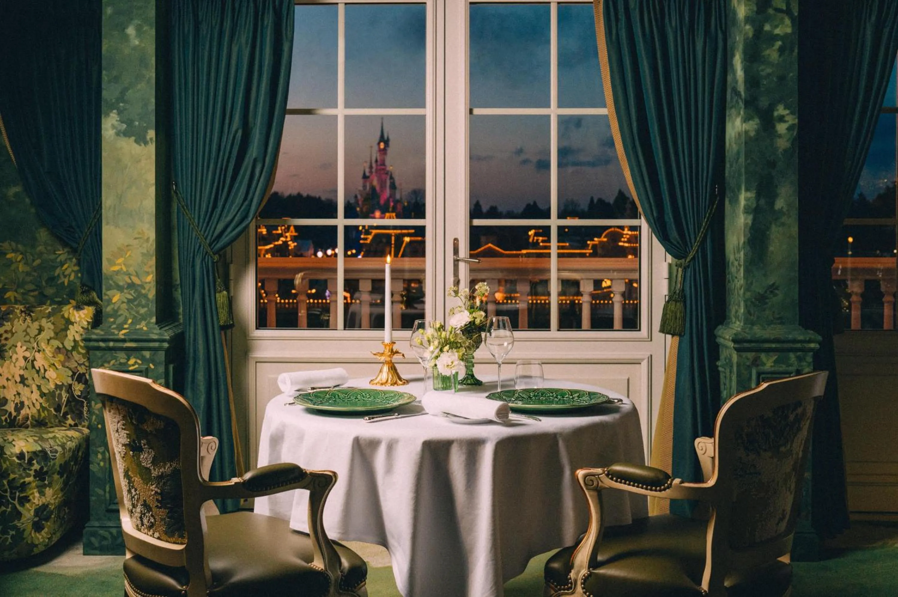 Restaurant/places to eat in Disneyland® Hotel