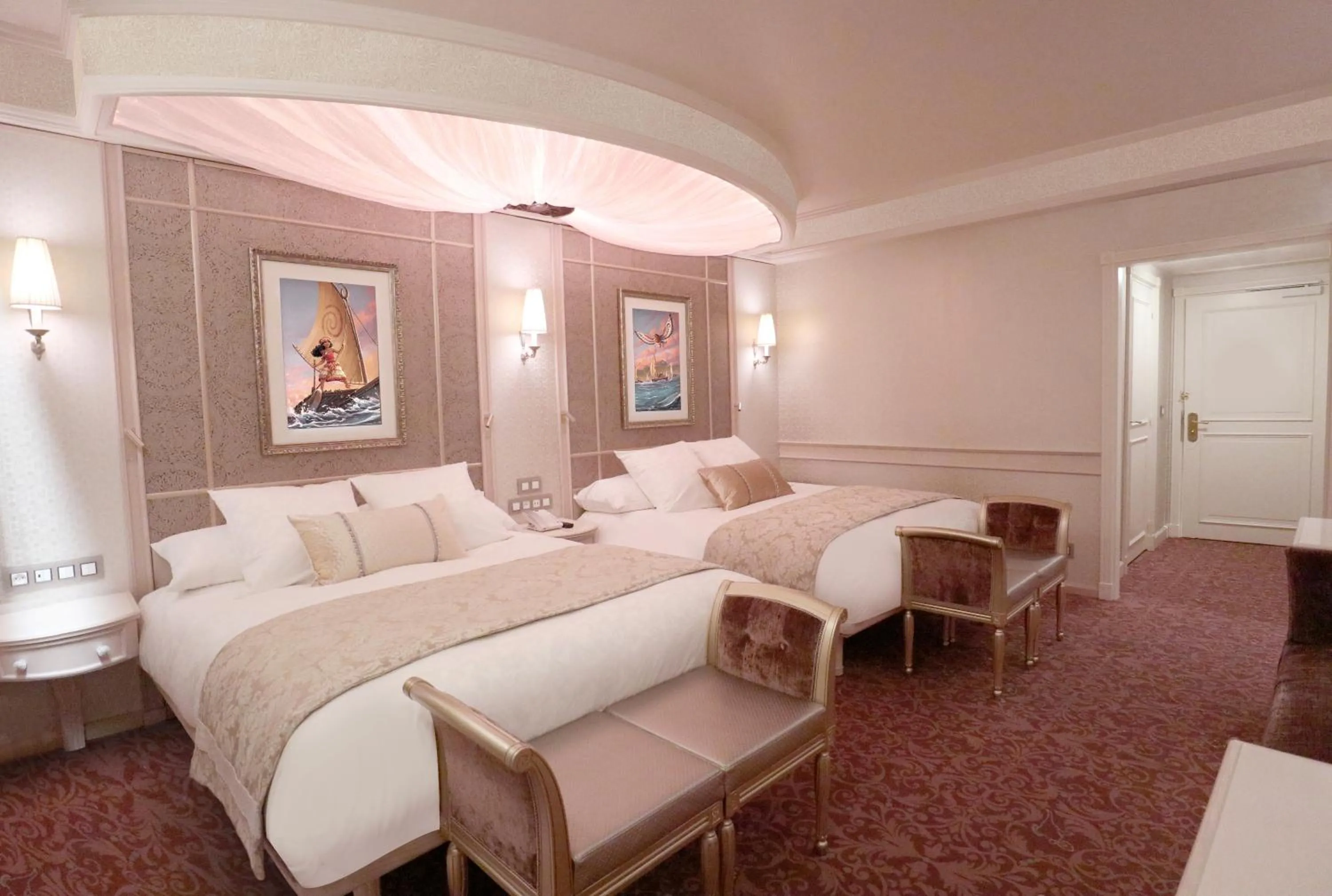 Bedroom, Bed in Disneyland® Hotel
