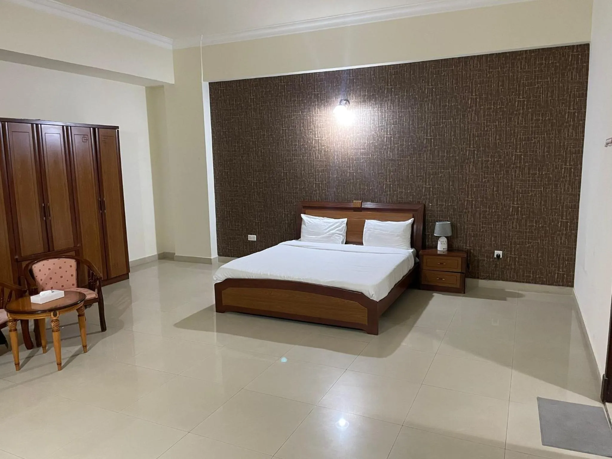 Bed in AL Sahab Tower