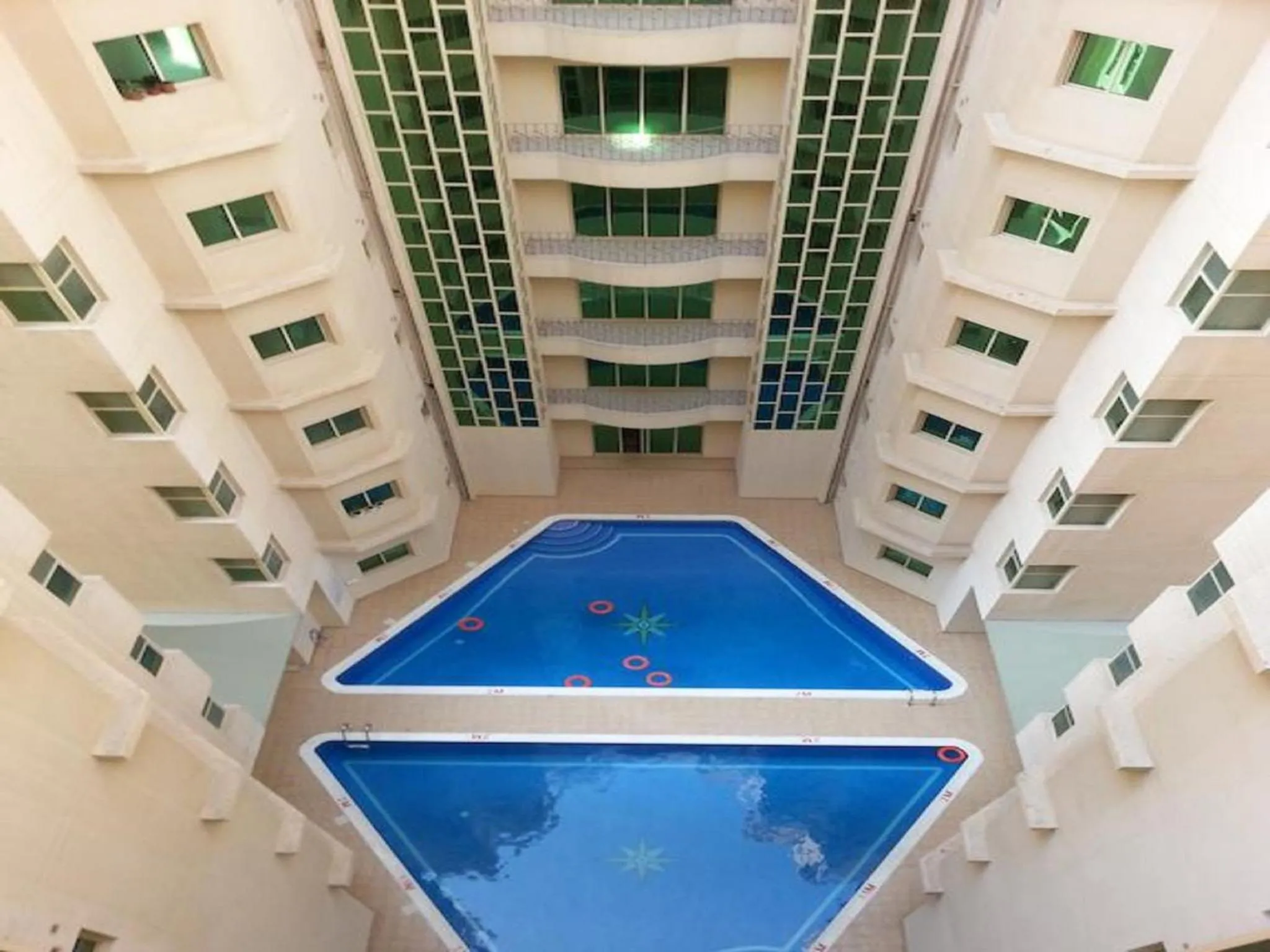 Shower in AL Sahab Tower