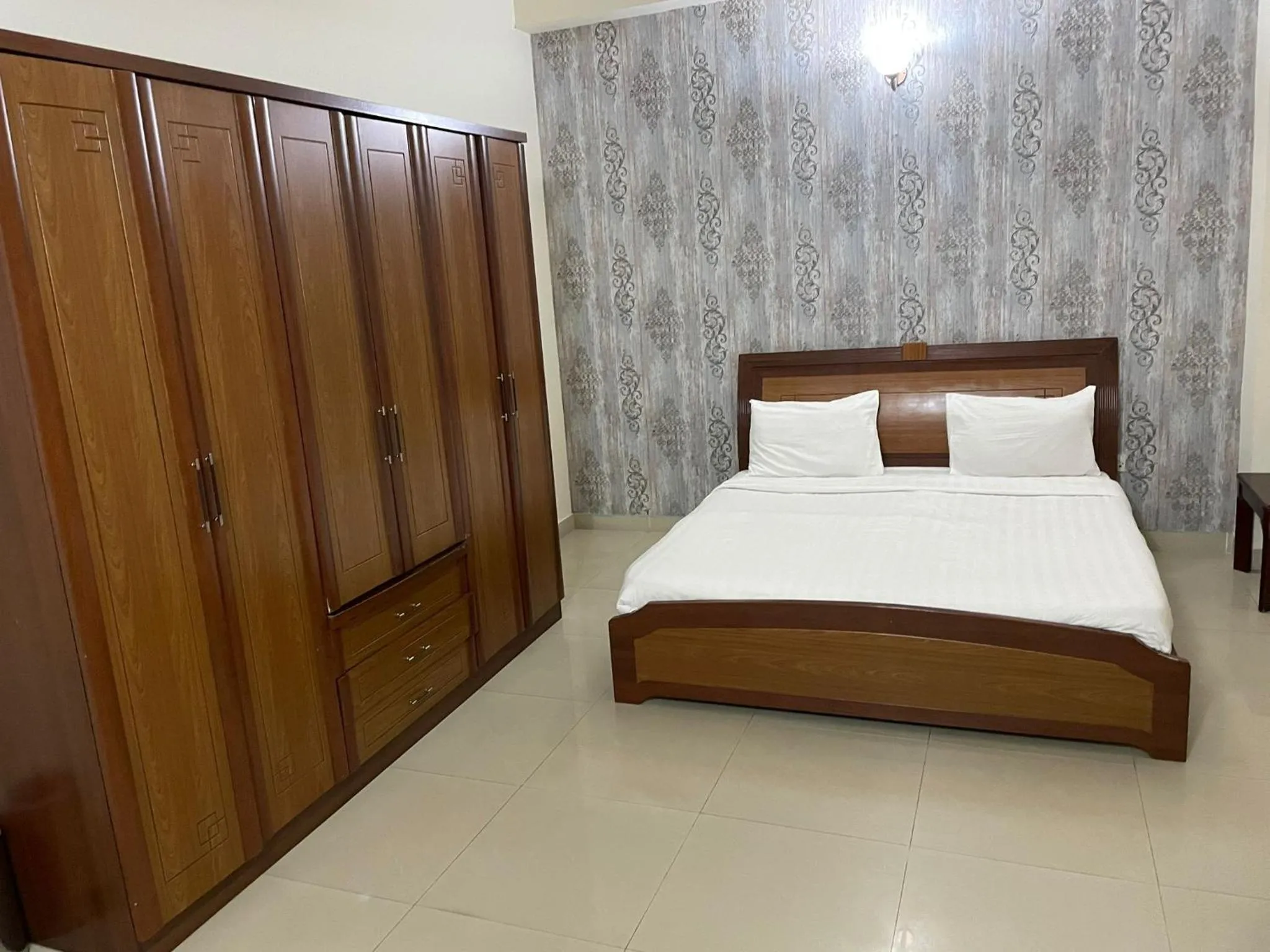 Bed in AL Sahab Tower