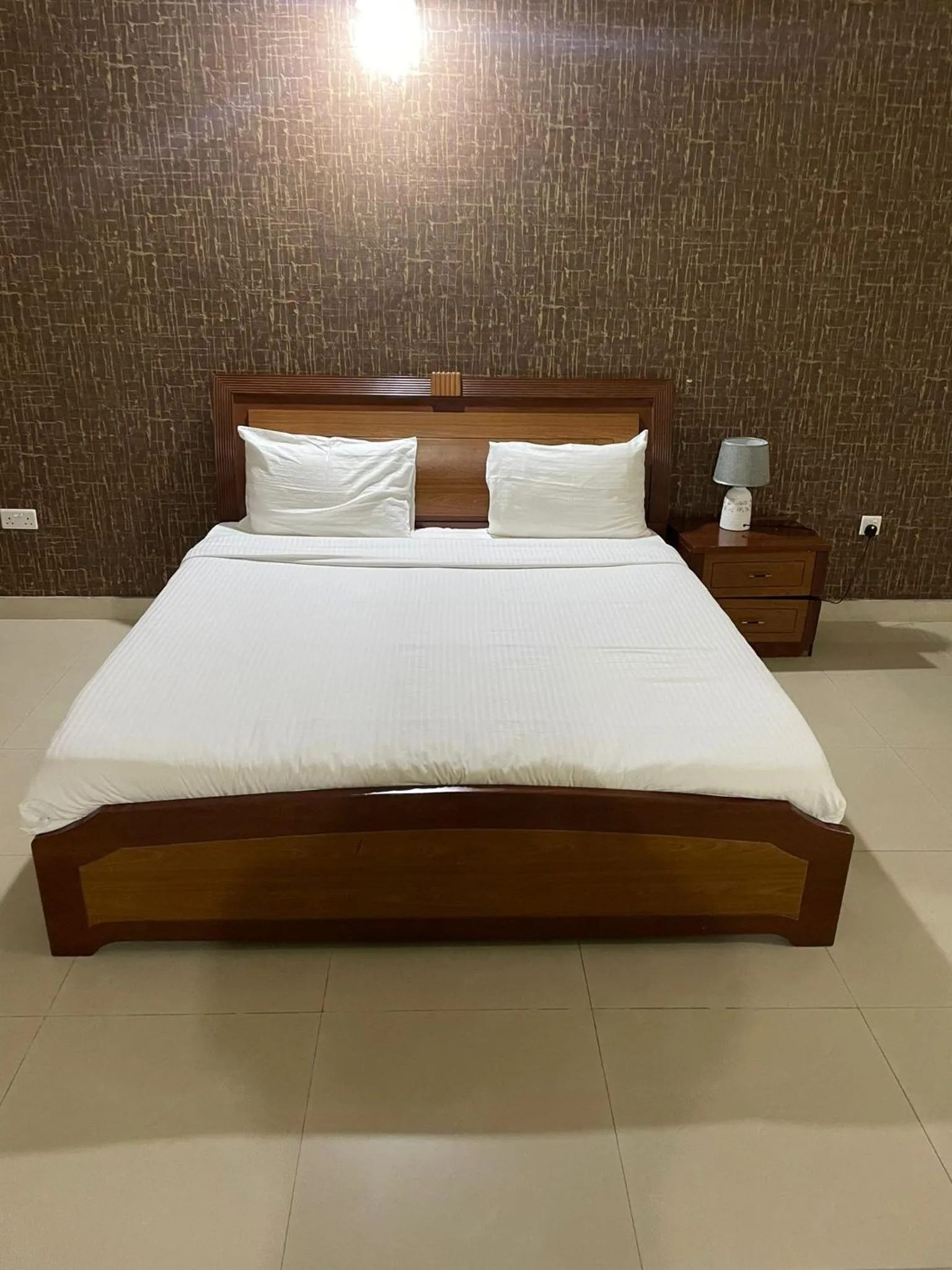 Bed in AL Sahab Tower