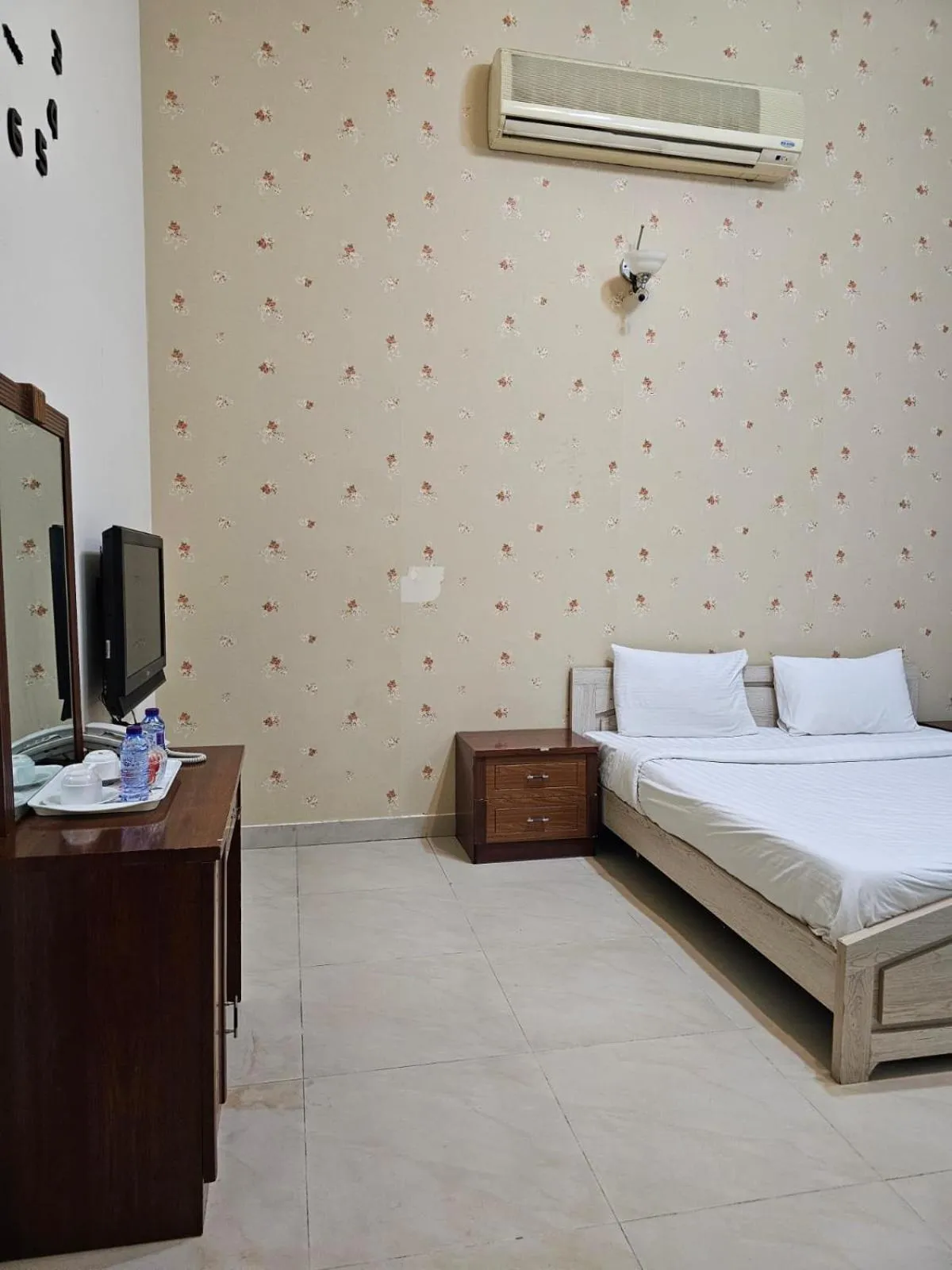 Bed in AL Sahab Tower