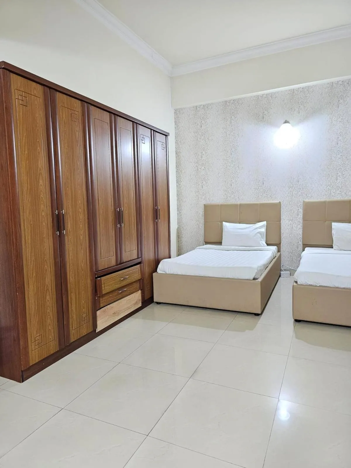 Bed in AL Sahab Tower