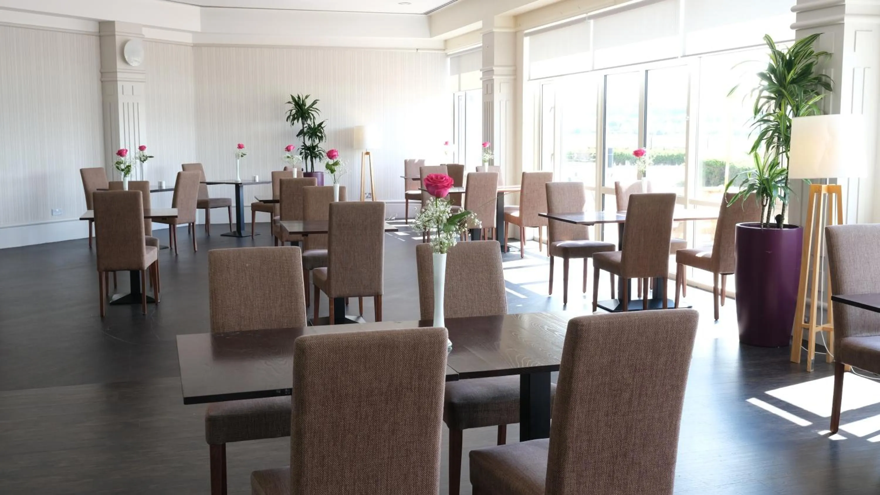 Restaurant/places to eat in The Golden Jubilee Hotel