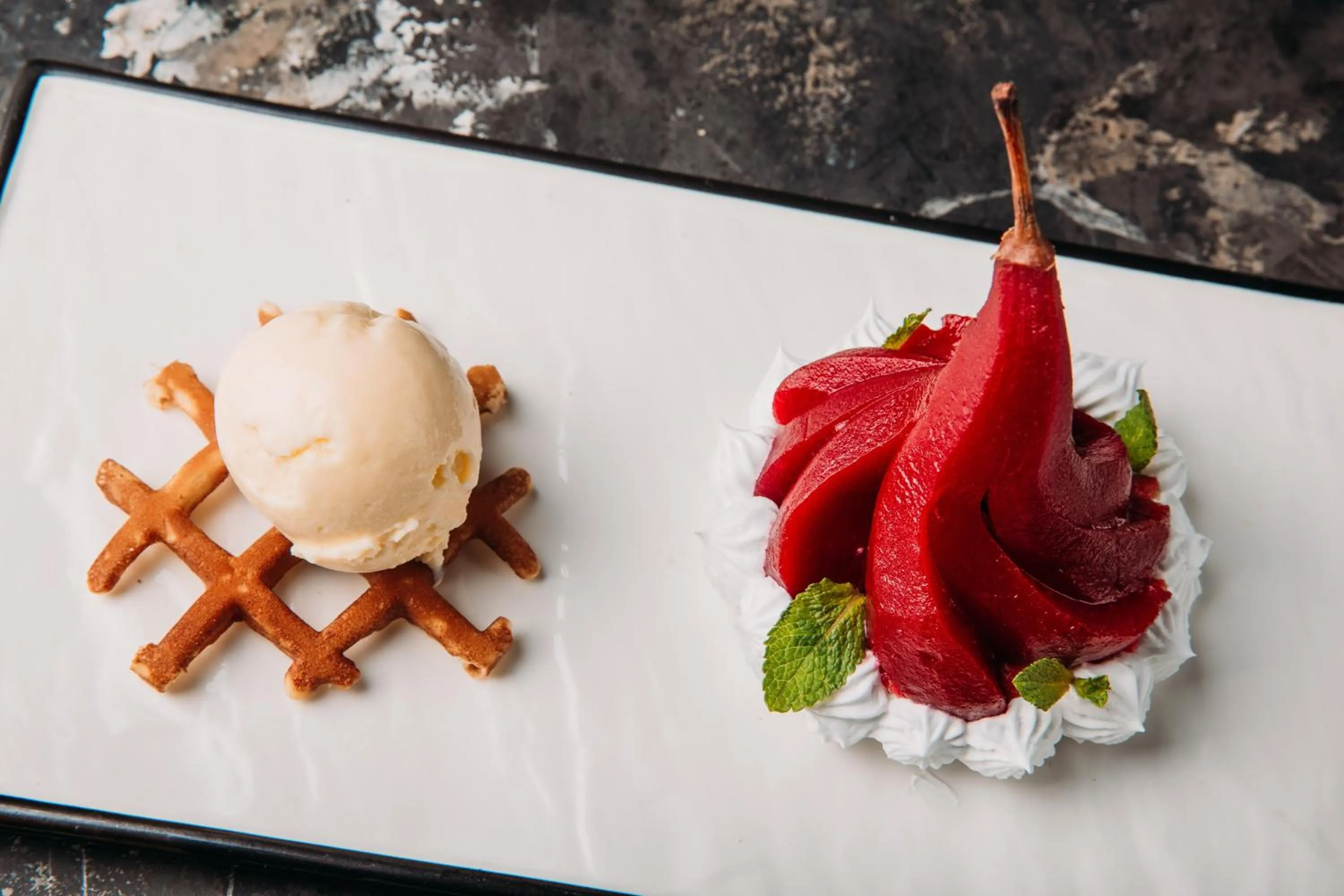 Restaurant/places to eat in Alanda Hotel