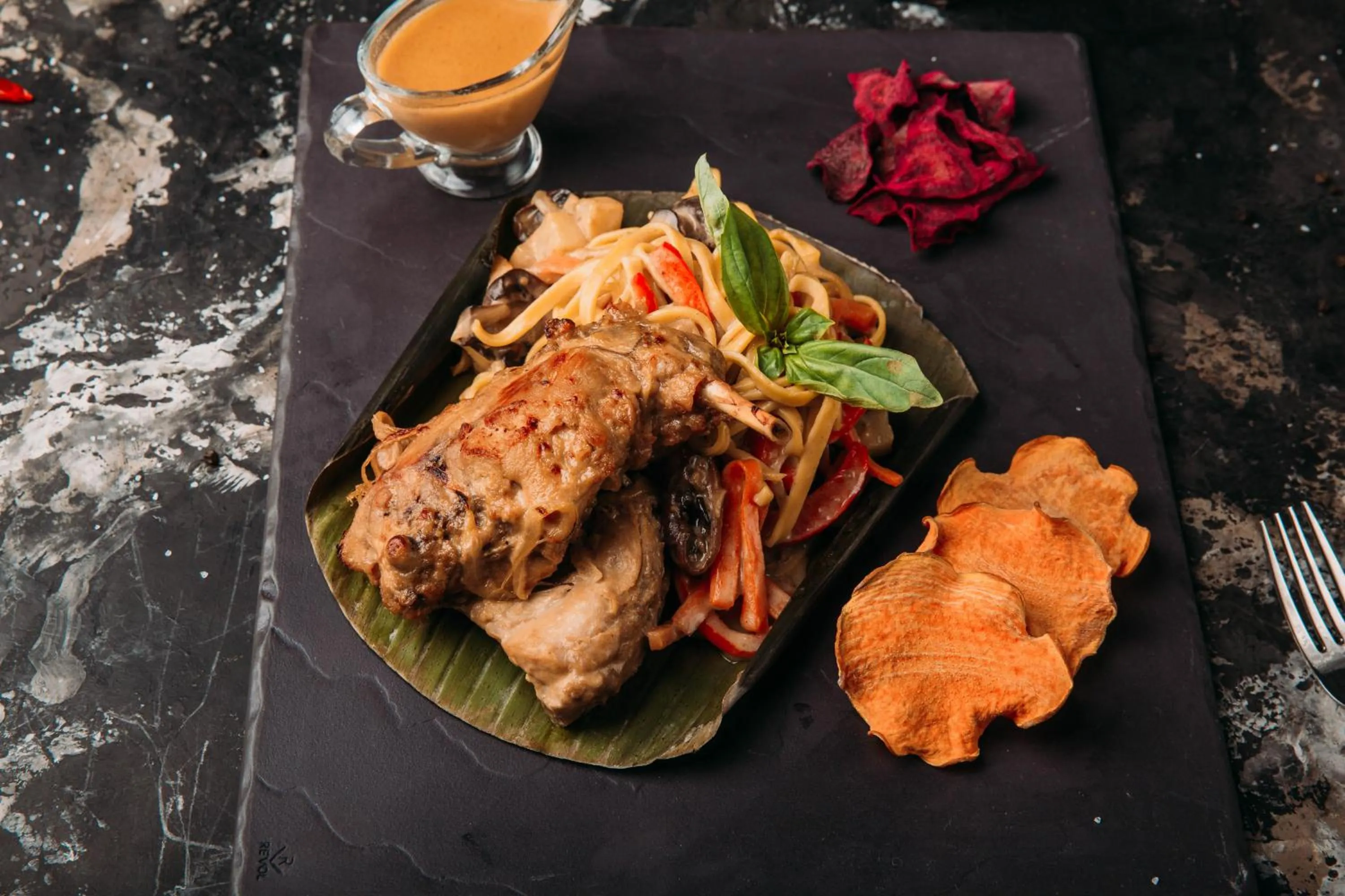 Restaurant/places to eat in Alanda Hotel