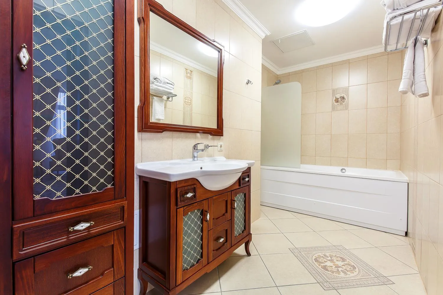 Bathroom in Alanda Hotel