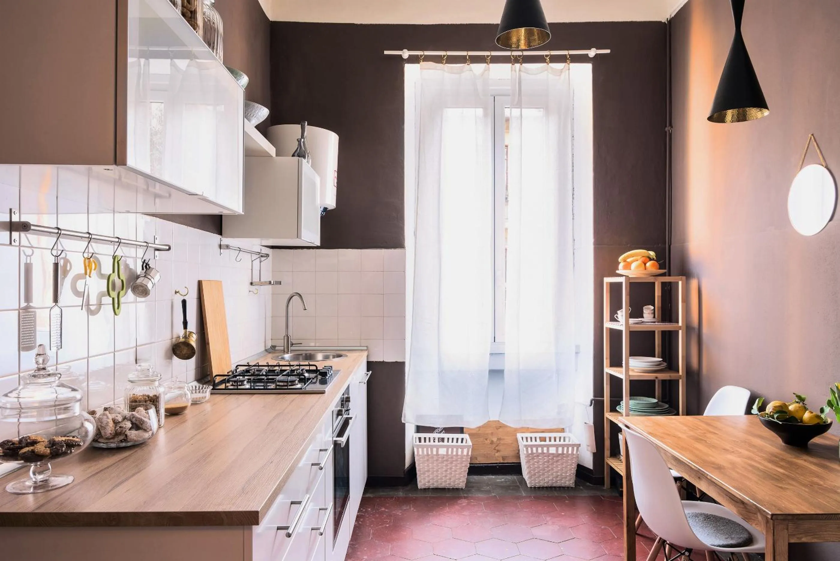 Communal kitchen in House of Frames