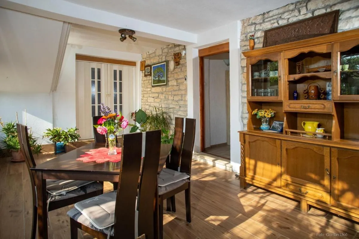 Apartments Barat