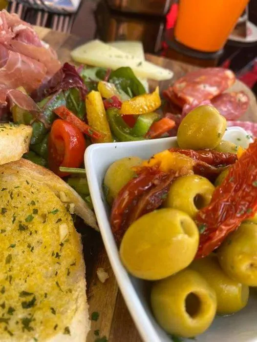 Restaurant/places to eat in Kings Head Inn, Warwick