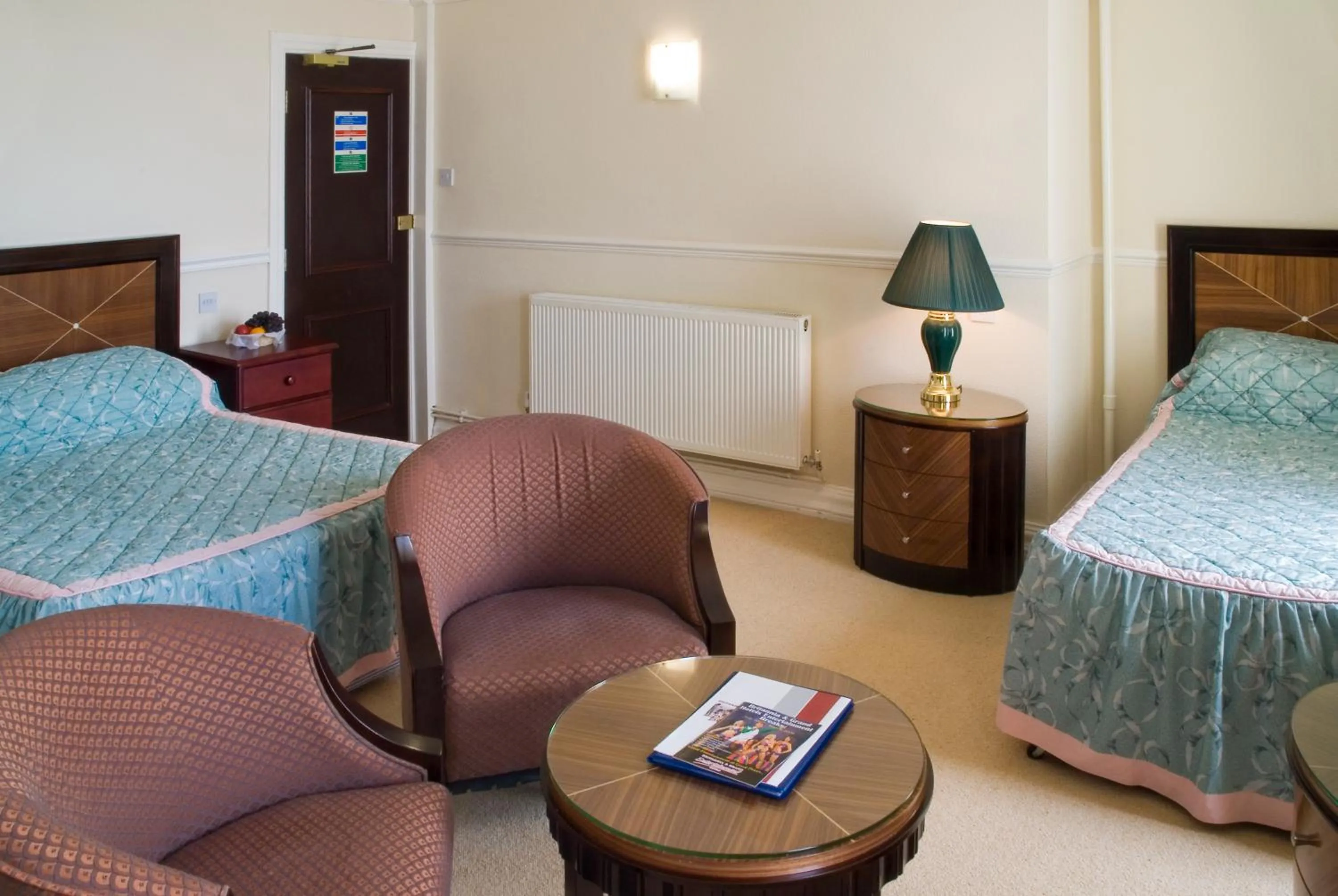 Bed in The Metropole Hotel