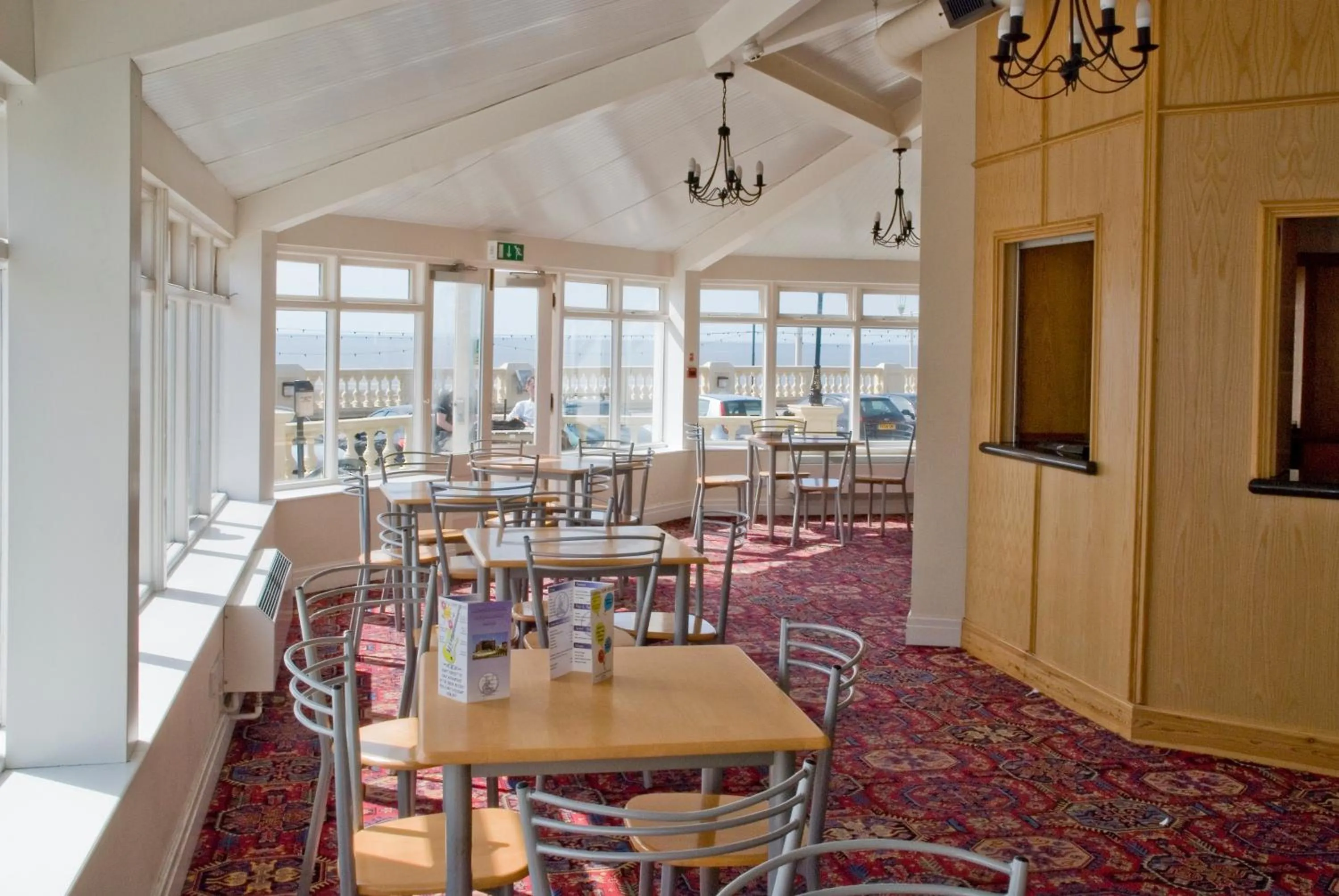 Restaurant/places to eat in The Metropole Hotel