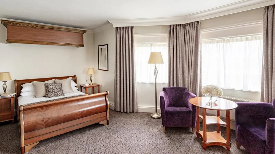 Bed in Brandshatch Place Hotel & Spa
