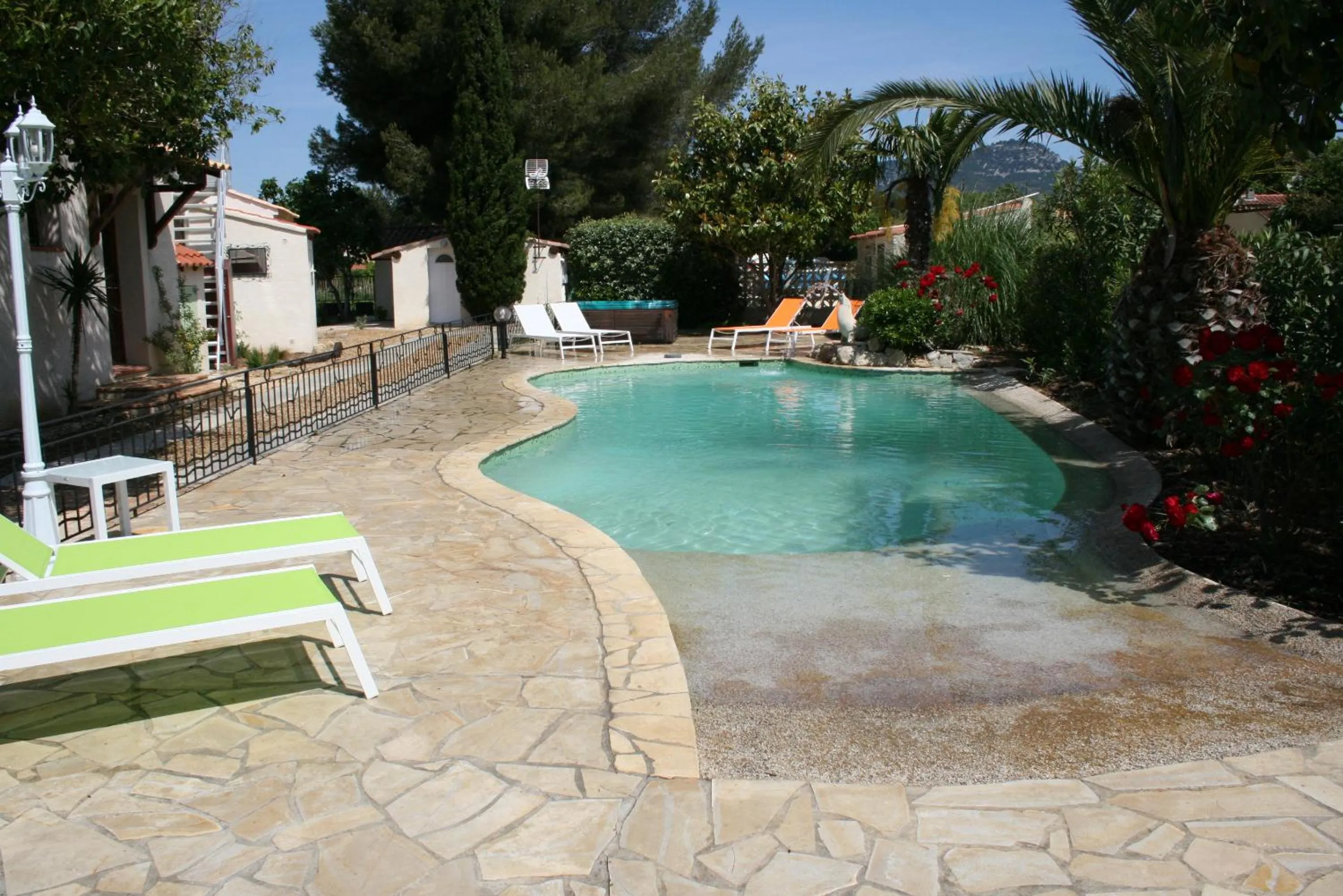 Swimming pool in Villa Myami