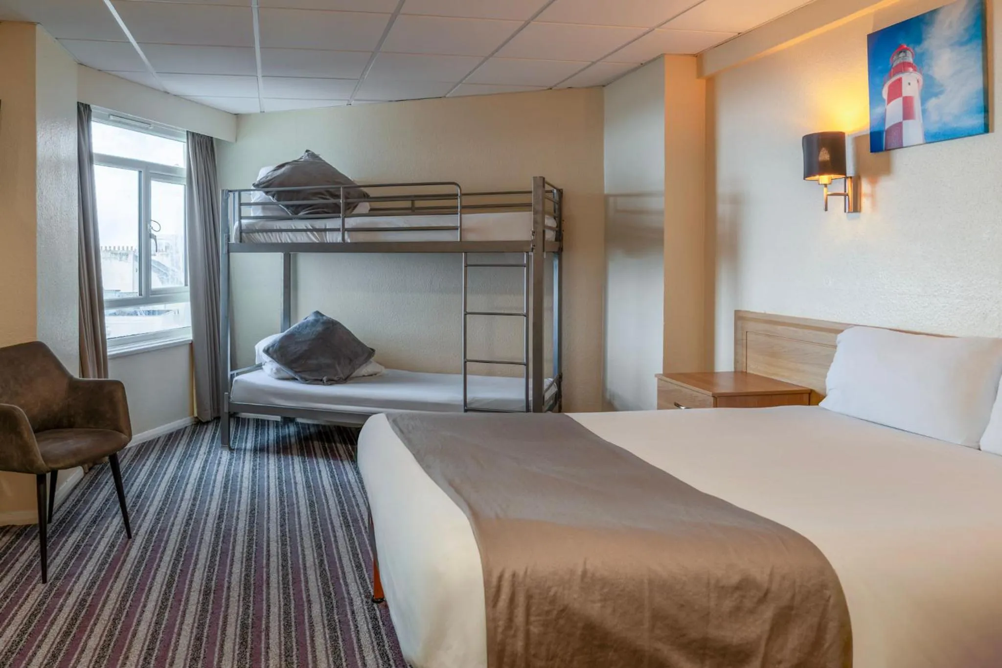 Bedroom, Bed in The Grand Burstin Hotel