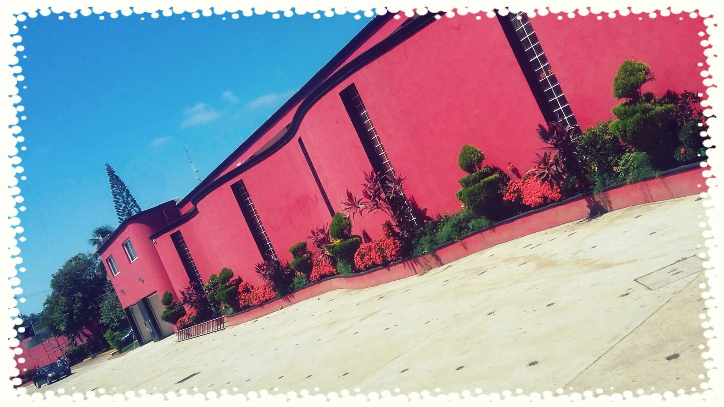 Facade/entrance in Privilege