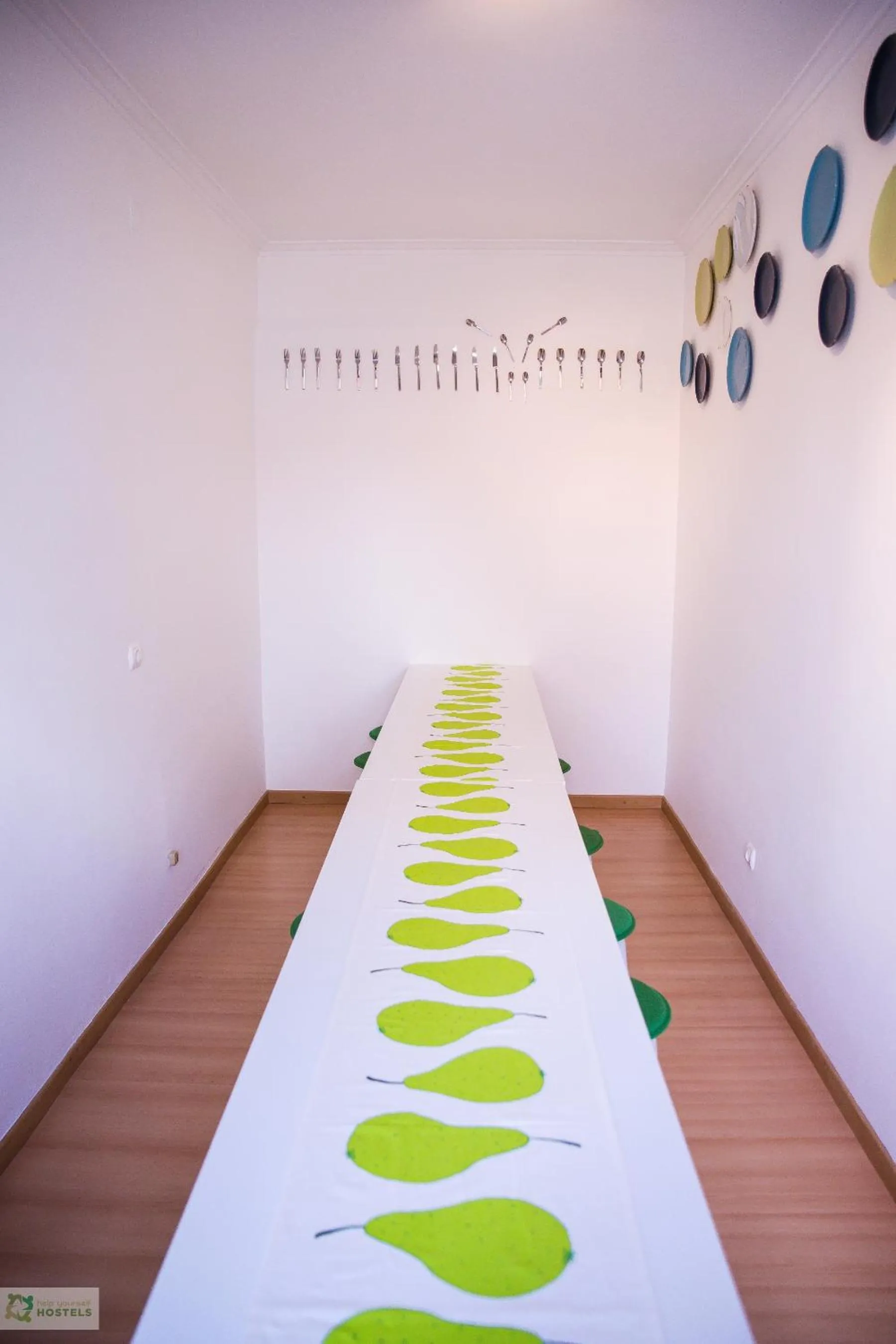 Dining area in Help Yourself Hostels - Carcavelos Coast