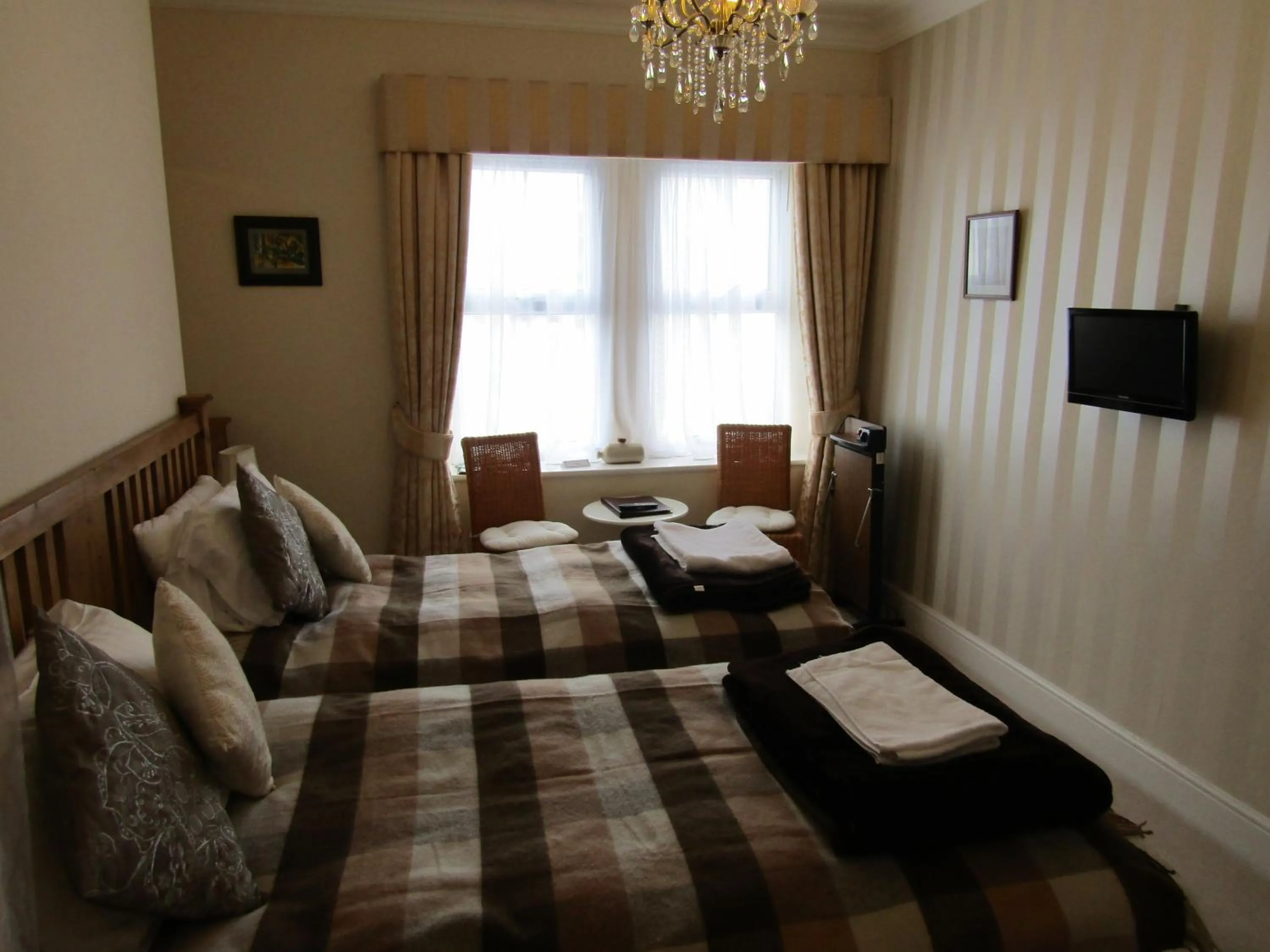 Photo of the whole room, Bed in Harringtons at 14