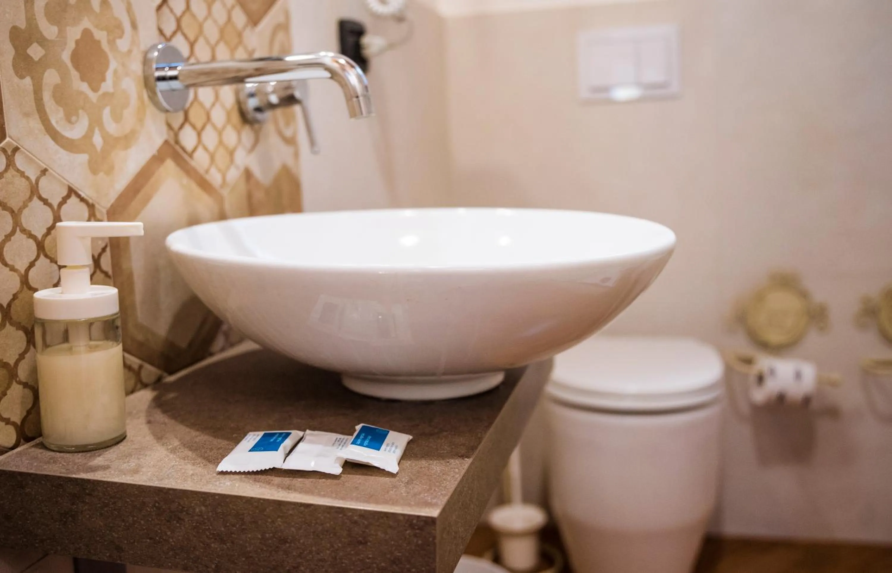 Bathroom in La Casa di Ilde al Duomo - Ortigia Holidays