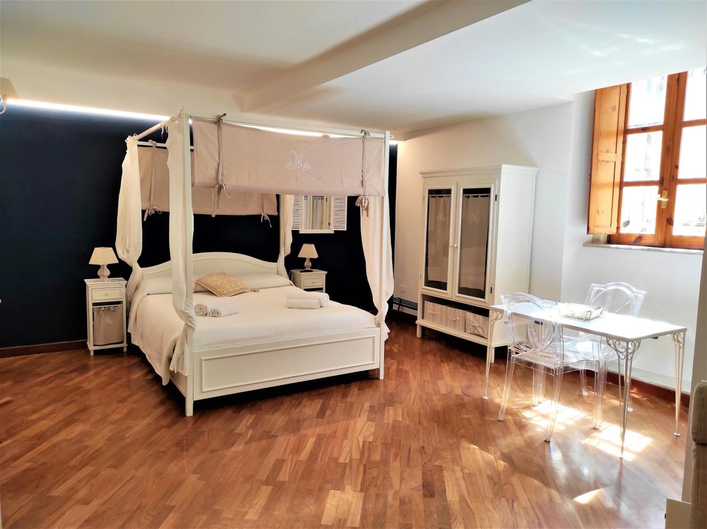 Photo of the whole room, Bed in La Casa di Ilde al Duomo - Ortigia Holidays