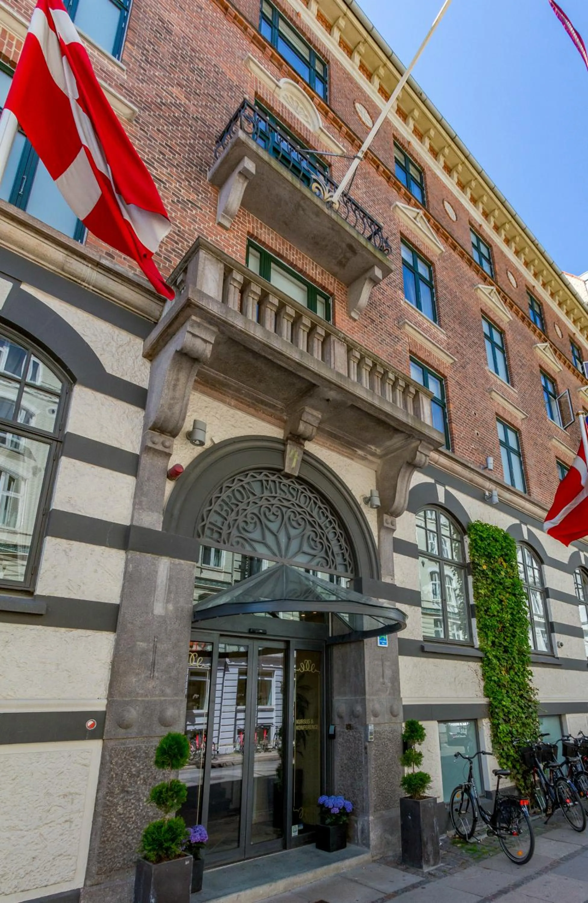 Property building in Best Western Hotel Hebron