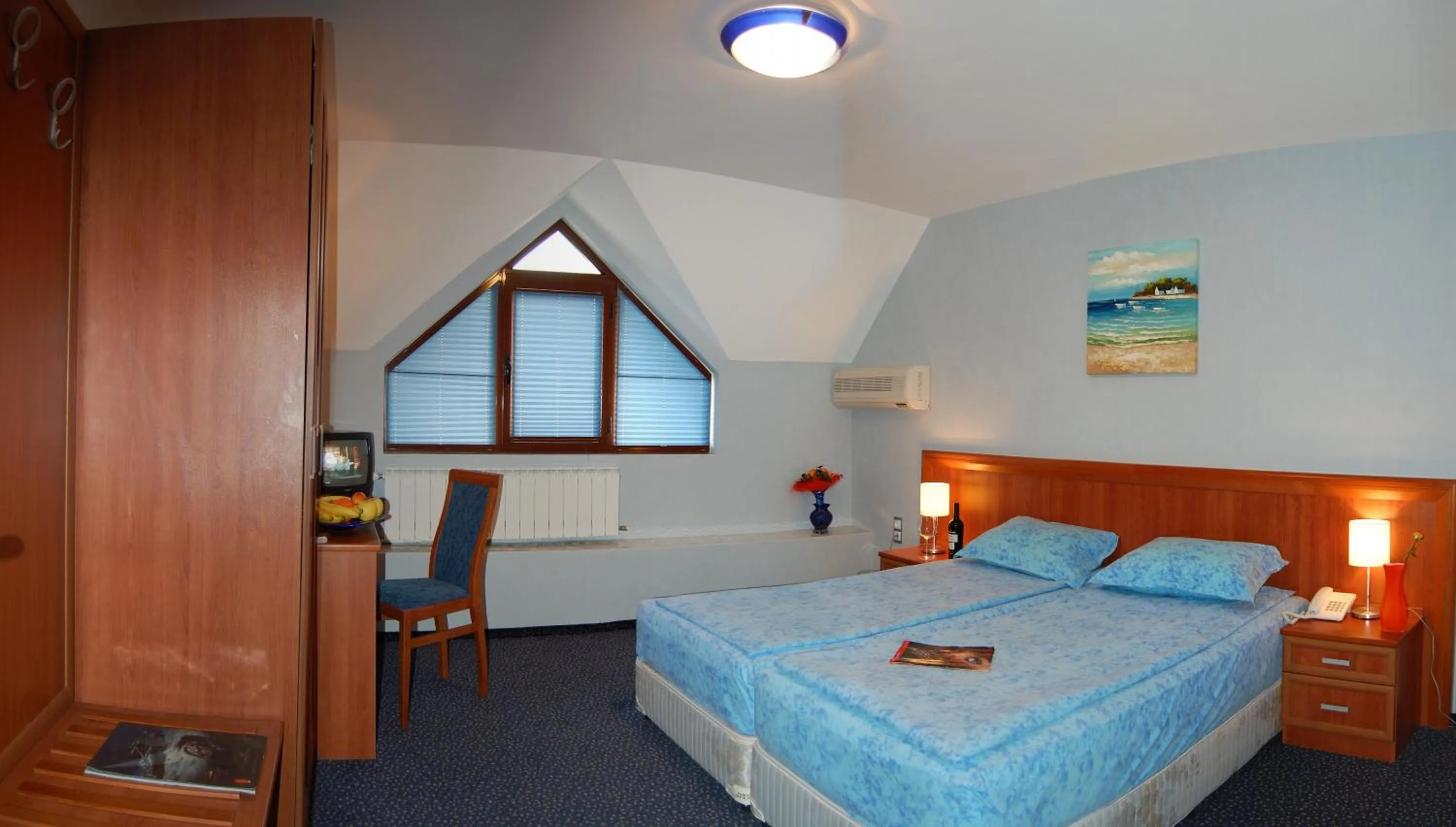 Bedroom, Bed in Hotel Kibella