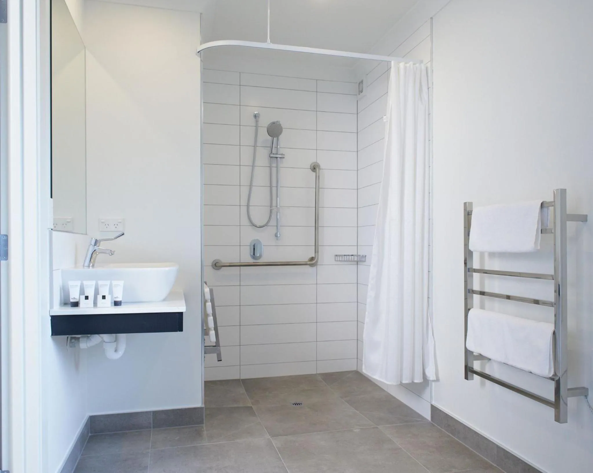 Bathroom in Kelly Rd Cambridge Lodge