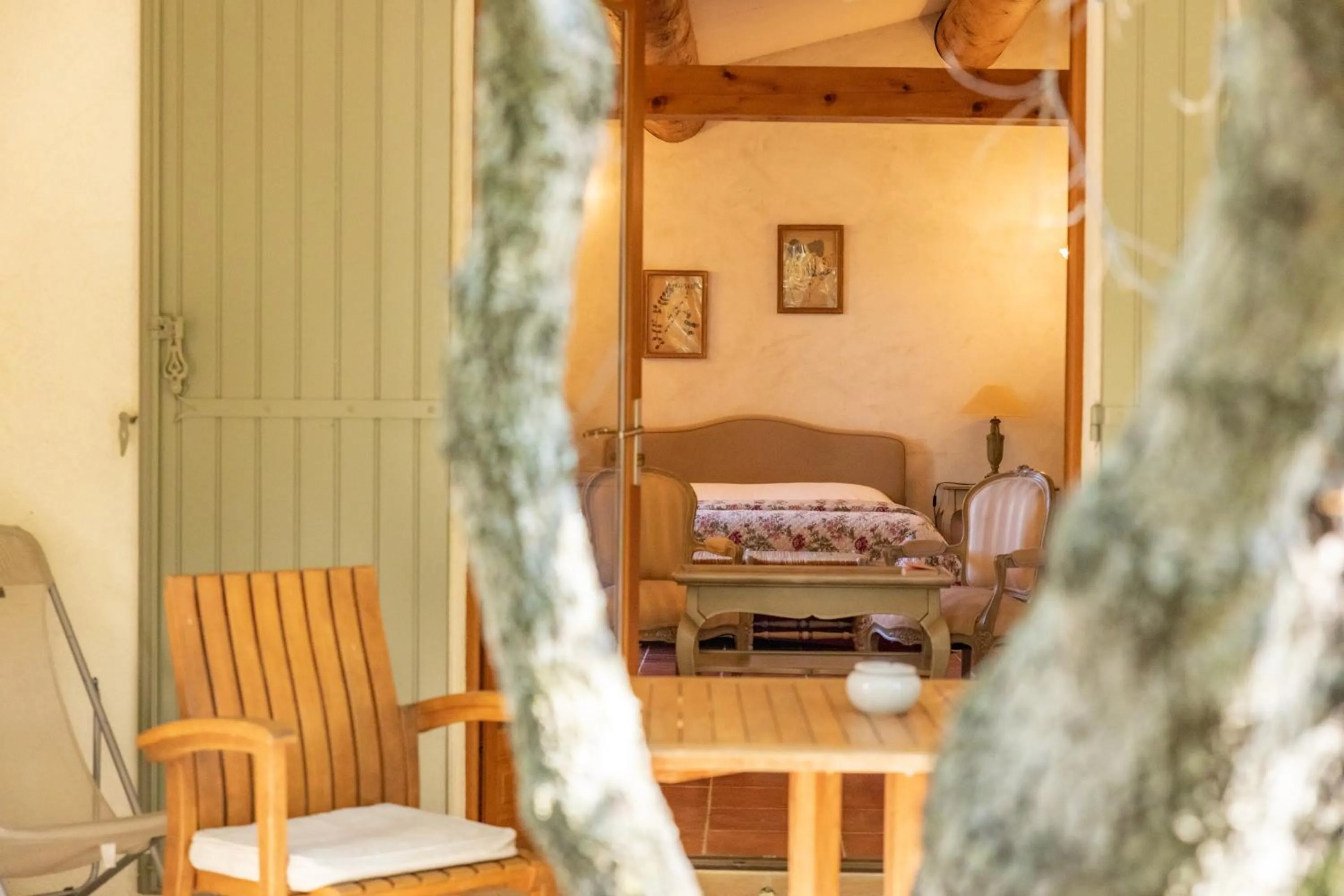 Bedroom, Bed in Hôtel Restaurant Mas de Fauchon - Teritoria