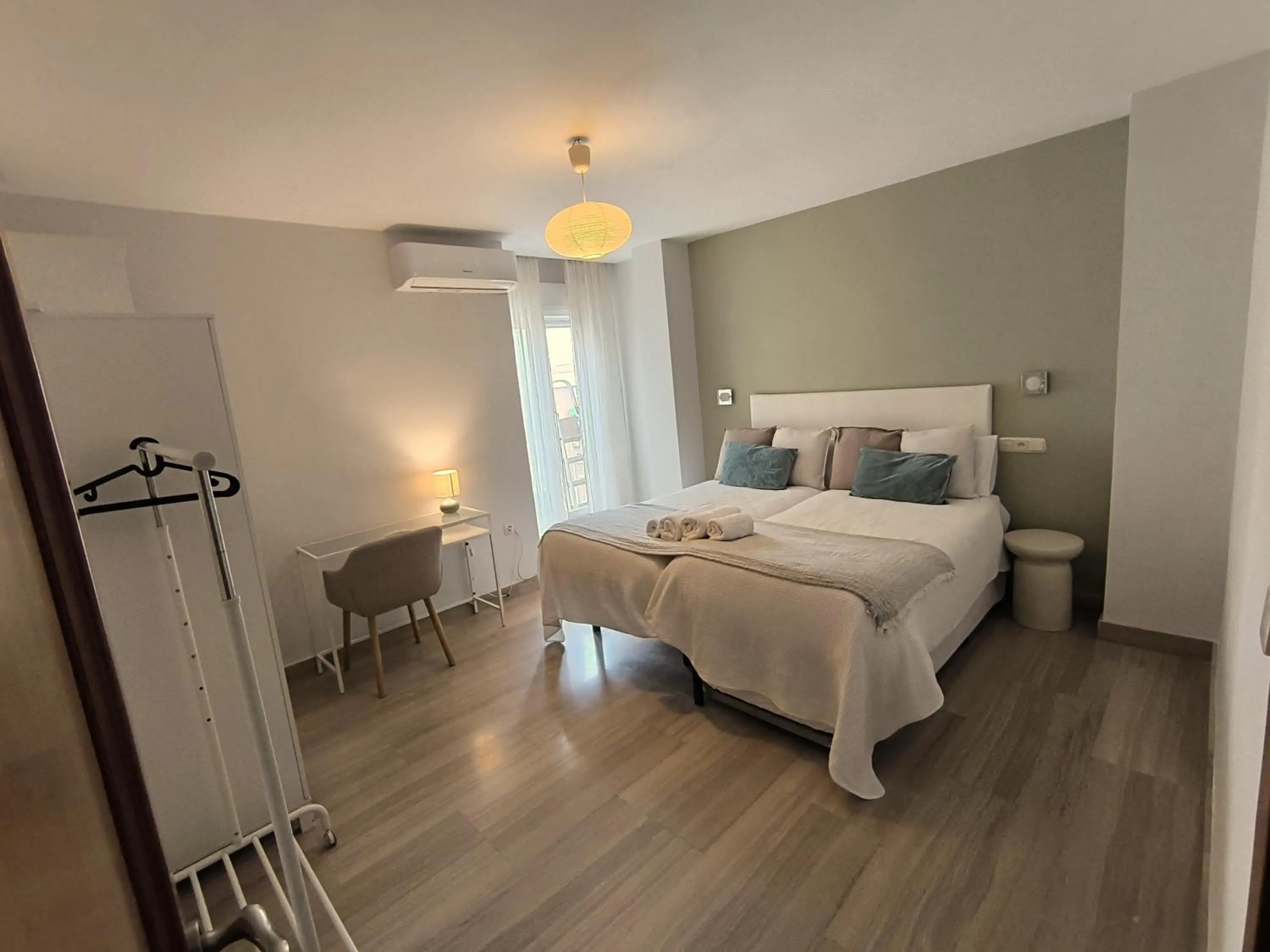 Bedroom, Bed in Apartamento Góngora