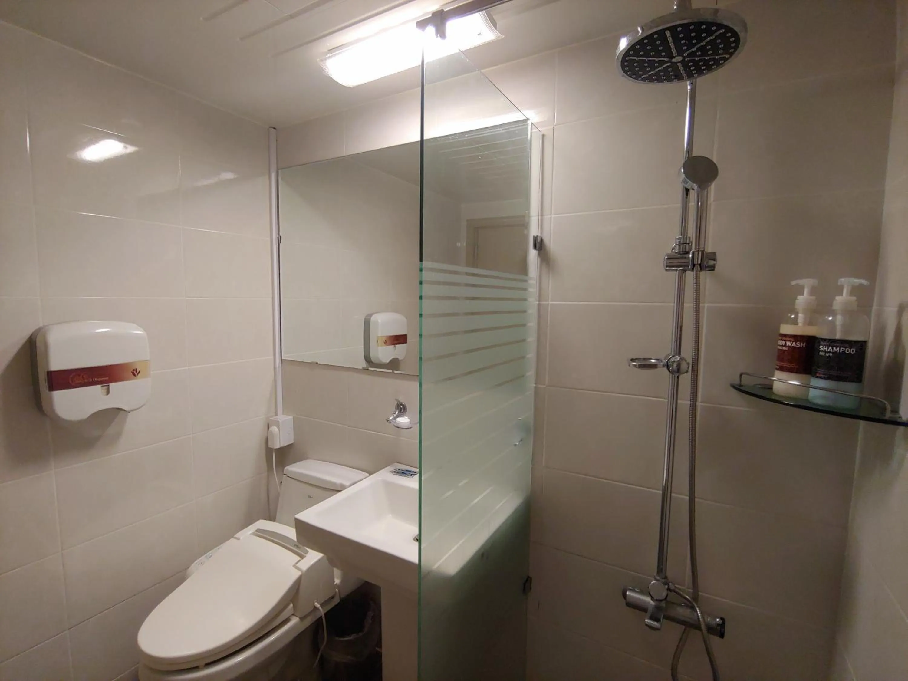 Toilet in Gallery Hotel BnB