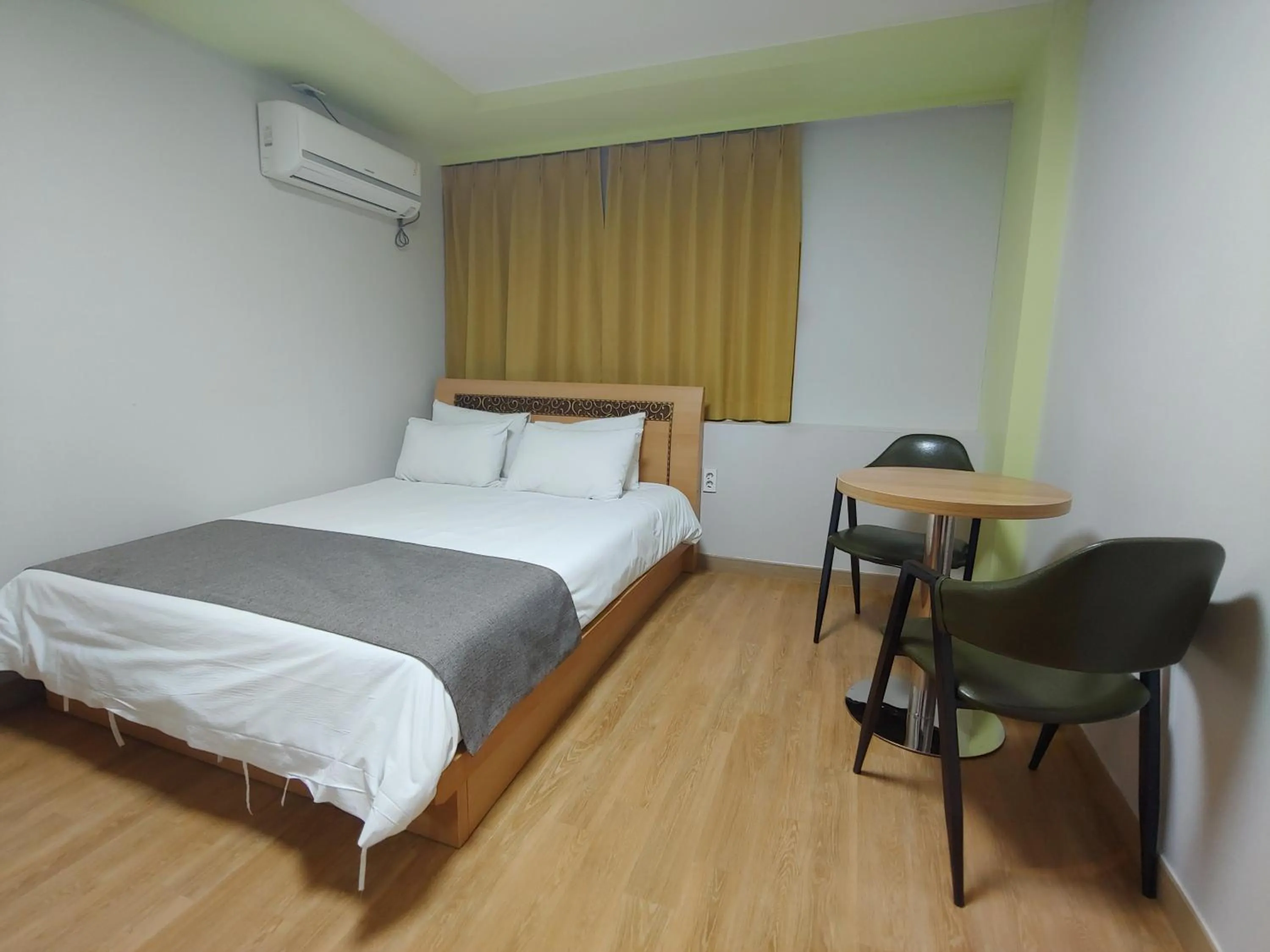 Photo of the whole room in Gallery Hotel BnB