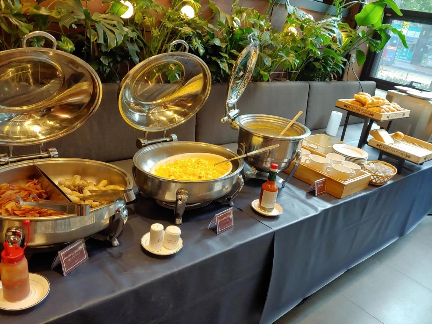 Buffet breakfast in Hotel Icc