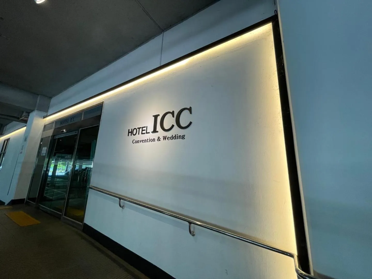 Property building in Hotel Icc