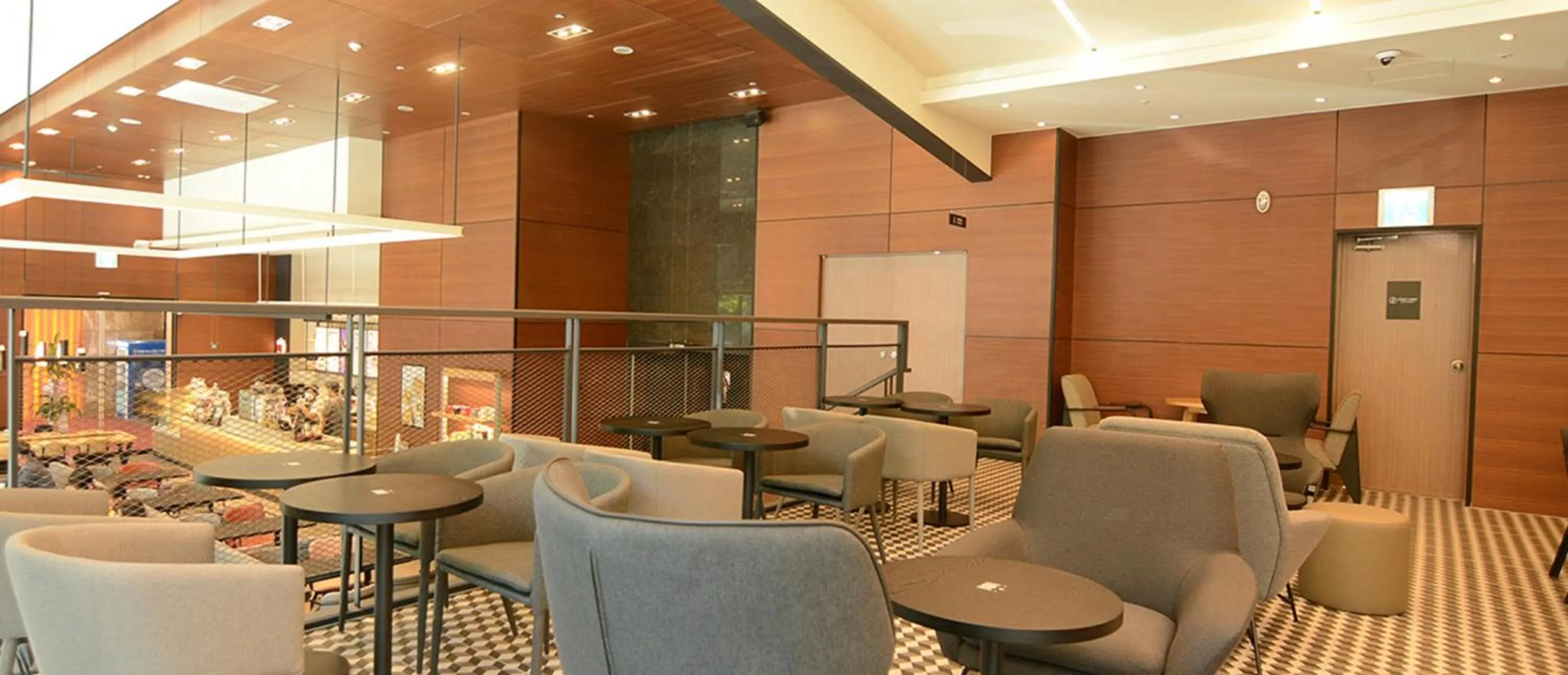 Restaurant/places to eat in Hotel Icc