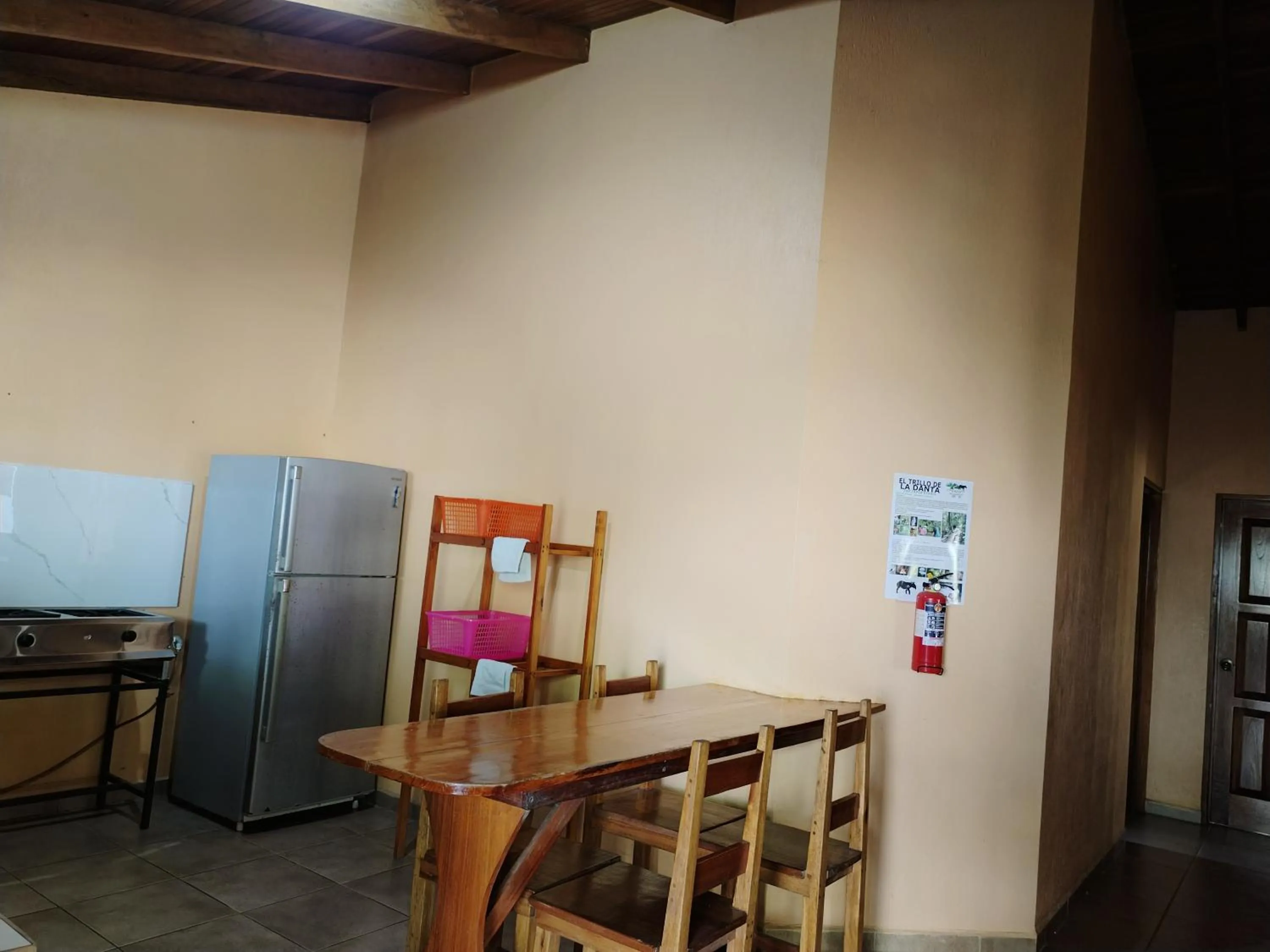 Dining area in Osa House - Drake Bay