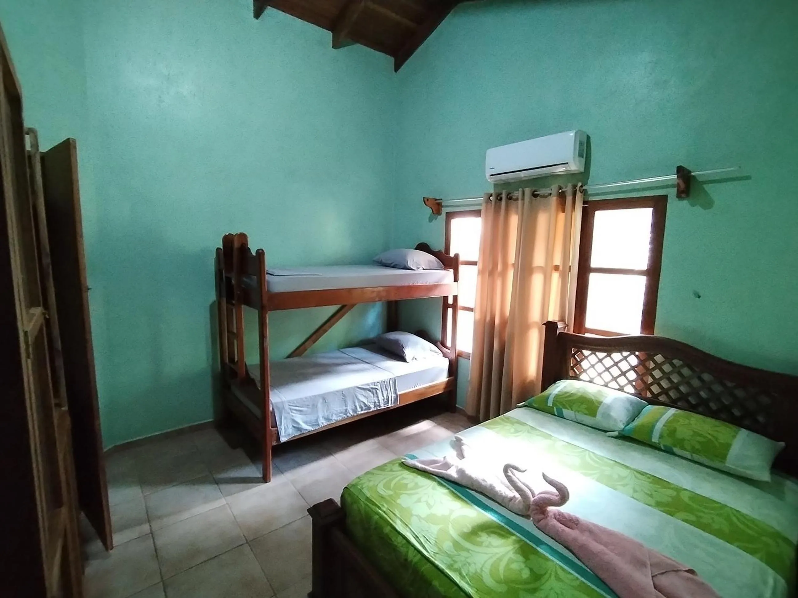 Photo of the whole room, Bed in Osa House - Drake Bay
