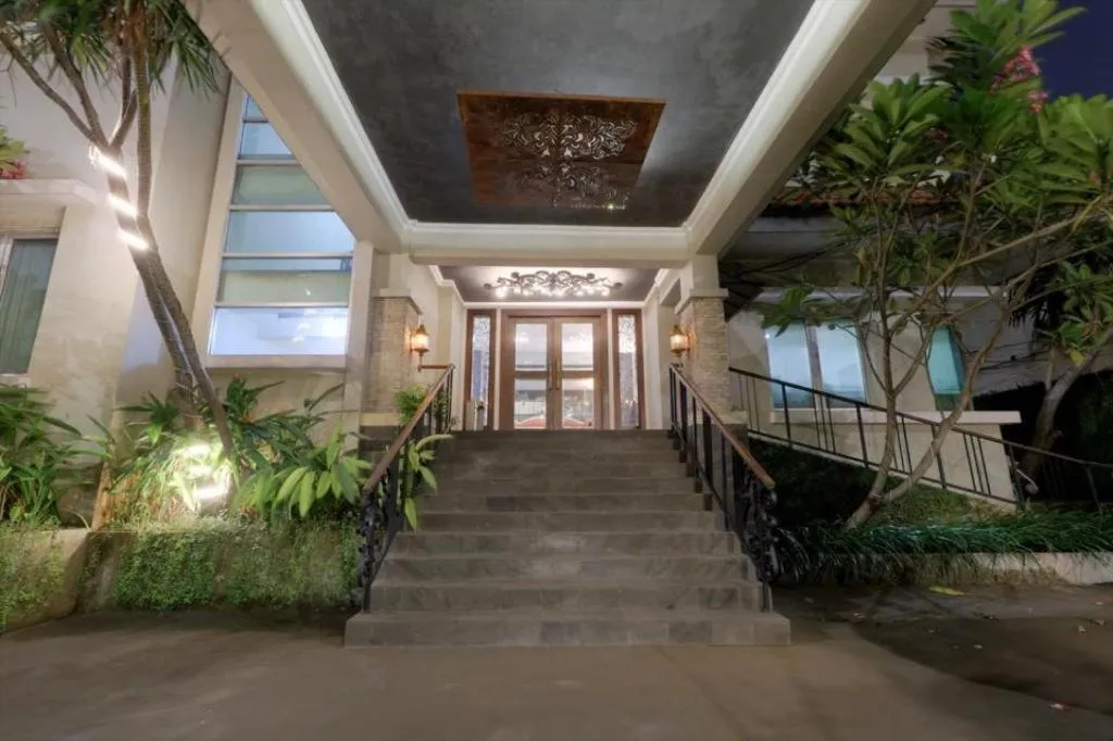 Facade/entrance in Mutiara Suites