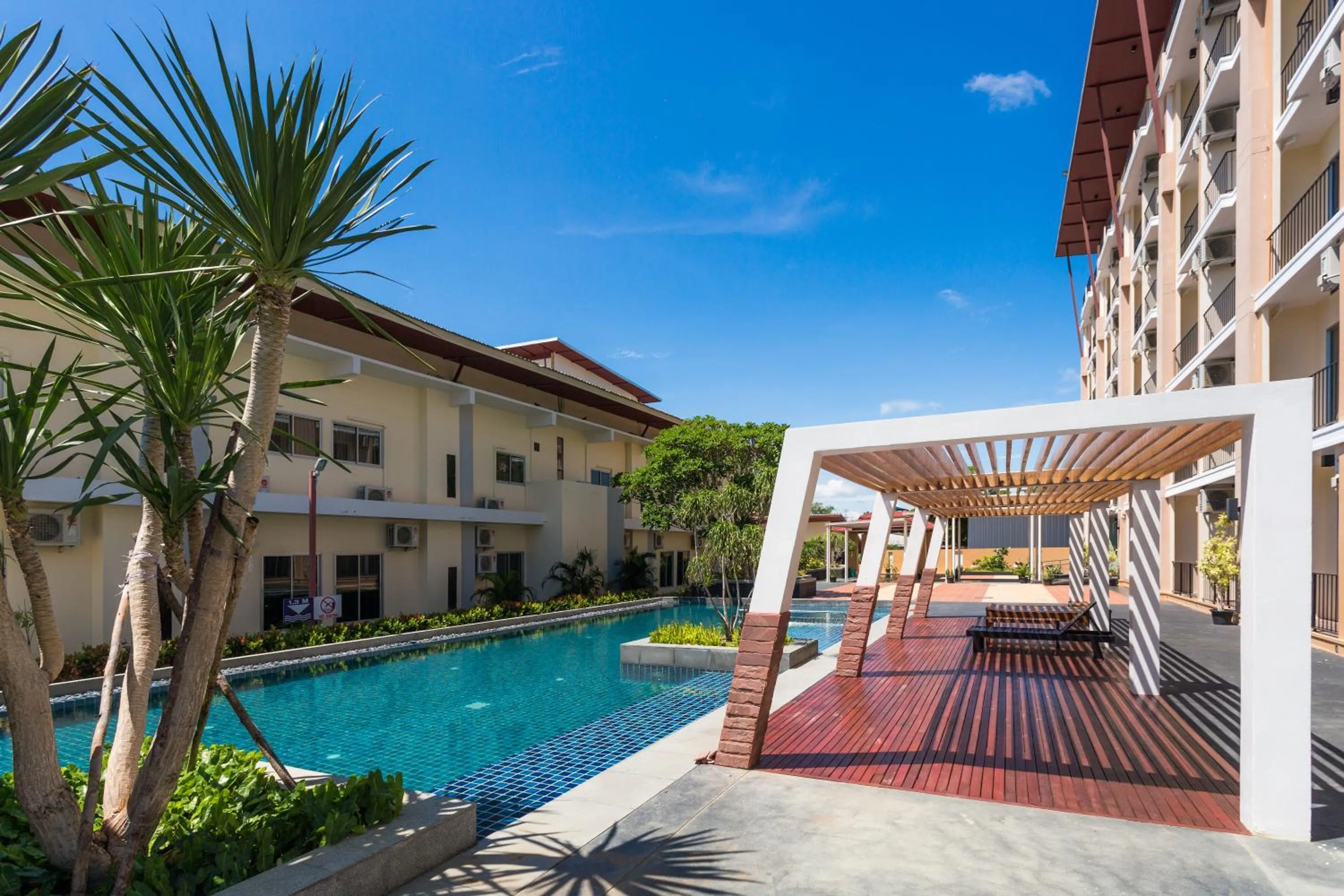 Swimming pool in Kanokan Hotel