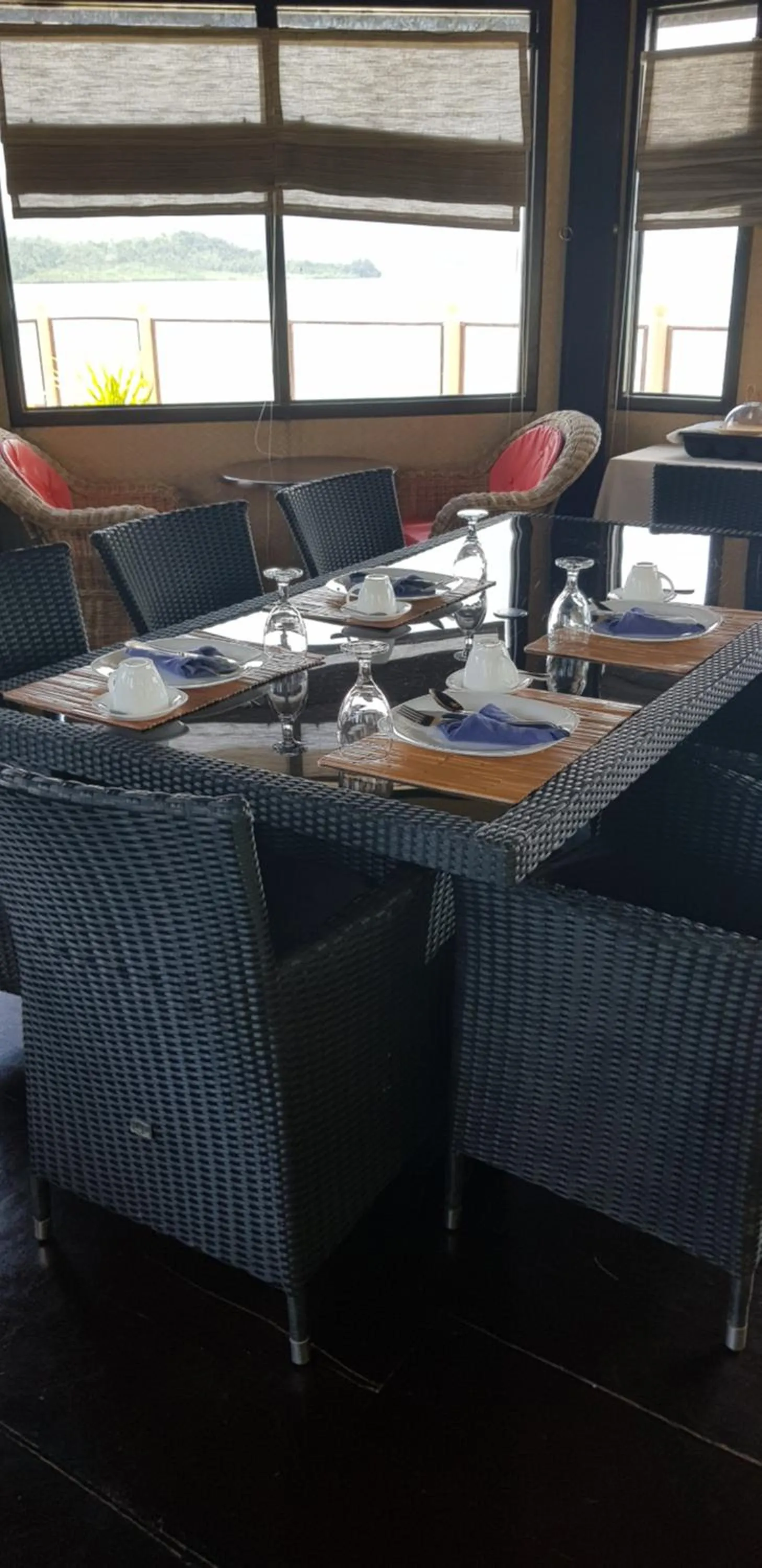 Restaurant/places to eat in Foxy's Beach Resort