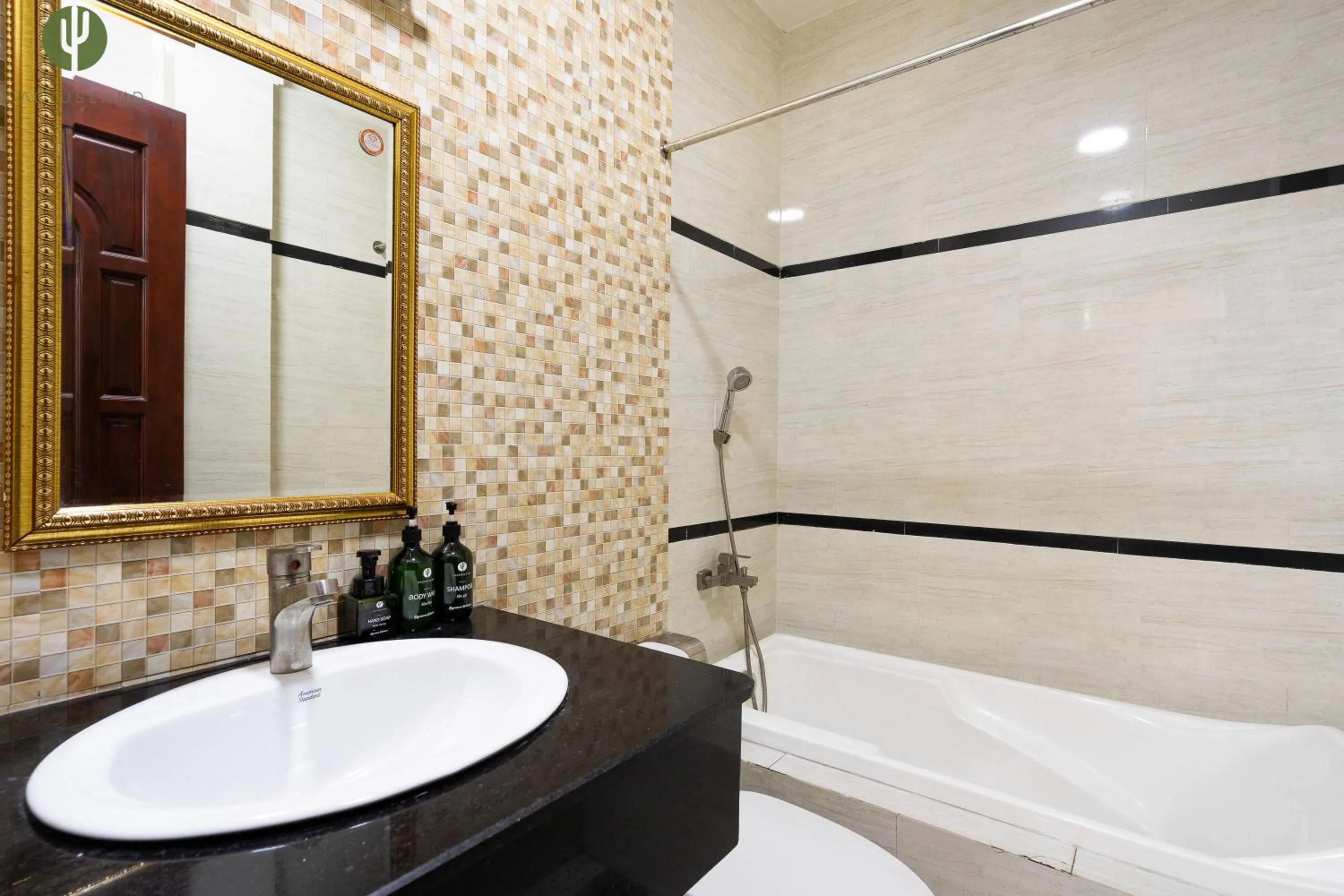 Shower in Cactusland Hotel Tan Binh Near T3 Station