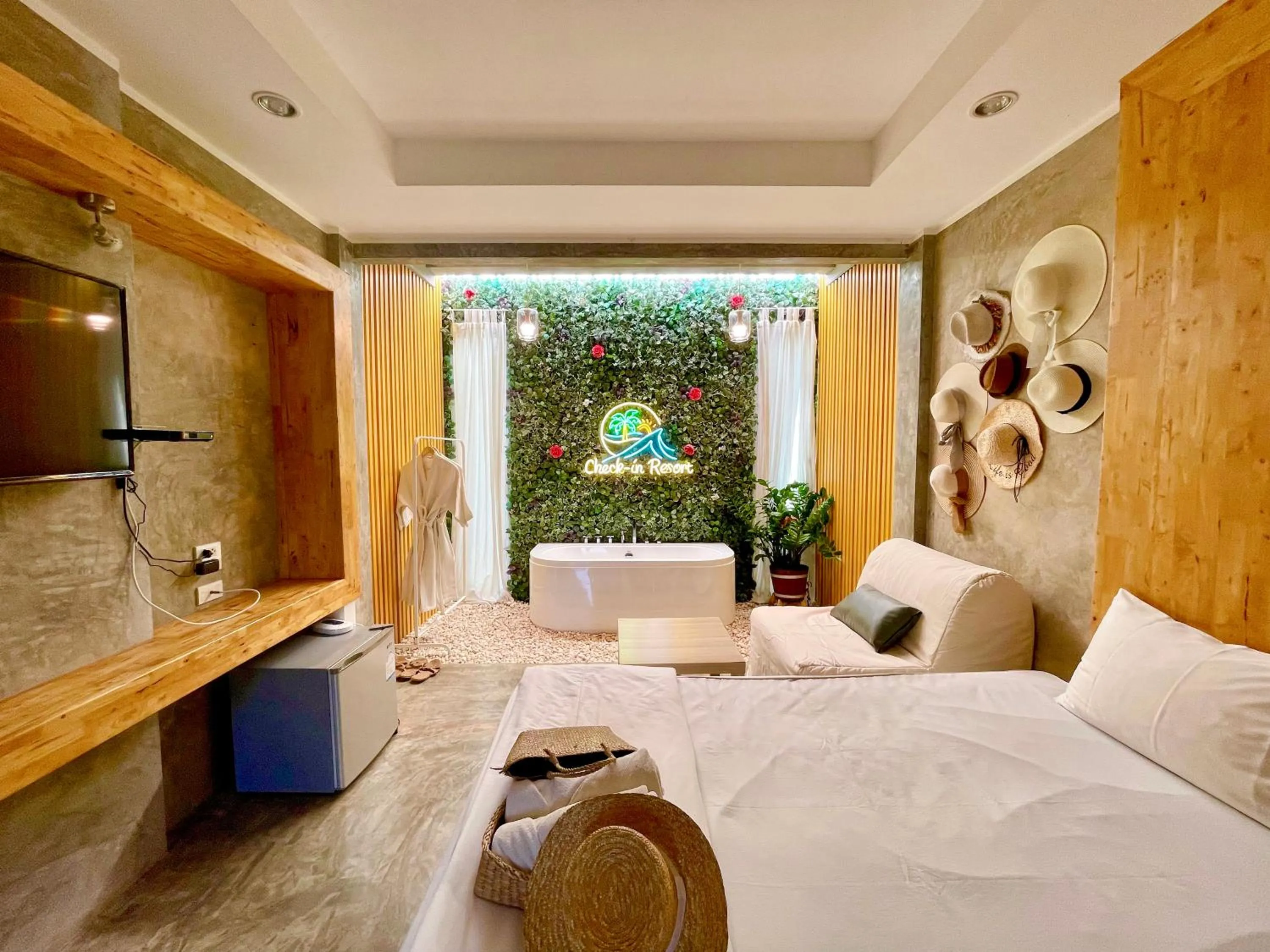 Bed in Check-in Resort Koh Larn