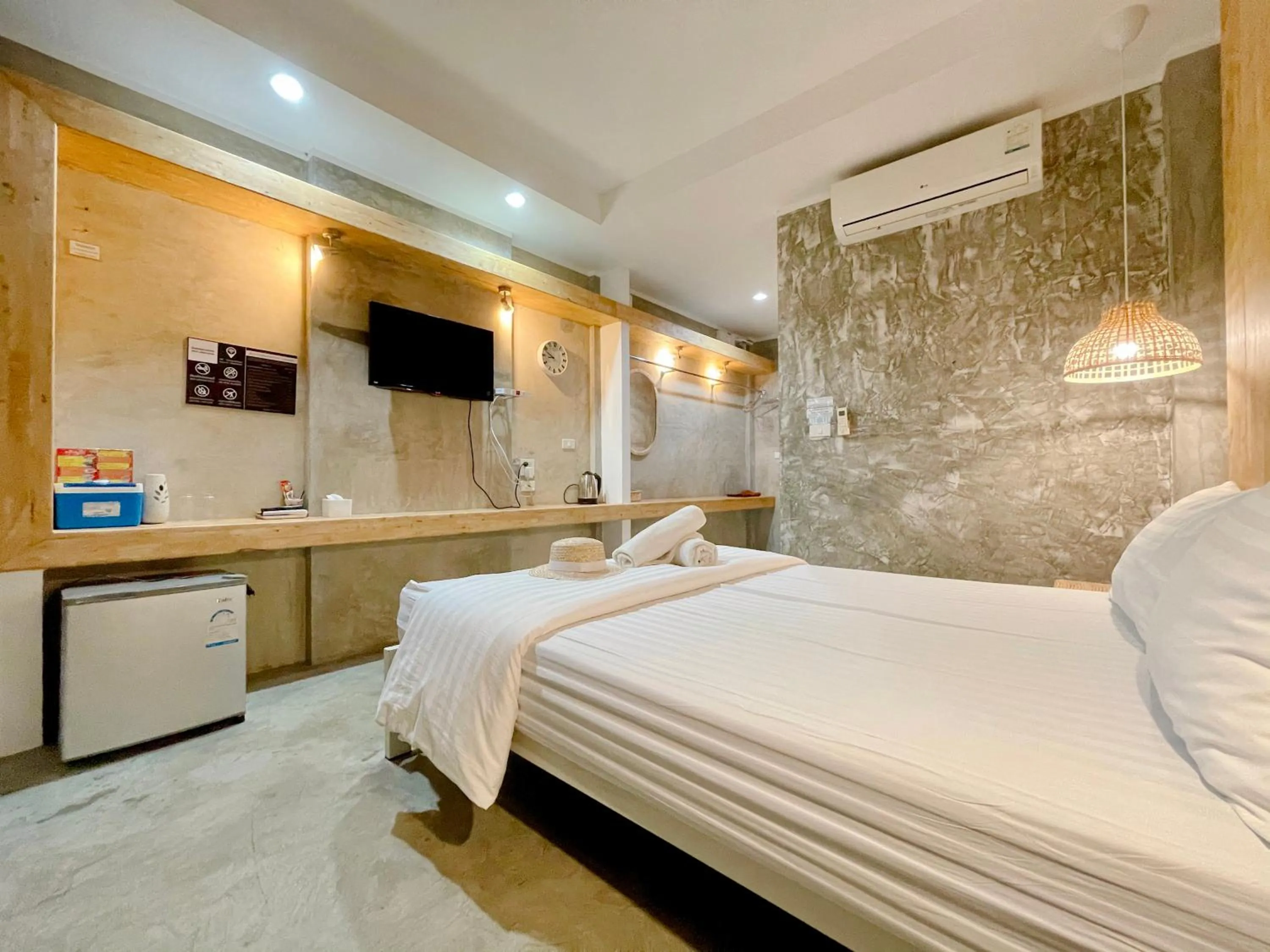 Bed in Check-in Resort Koh Larn