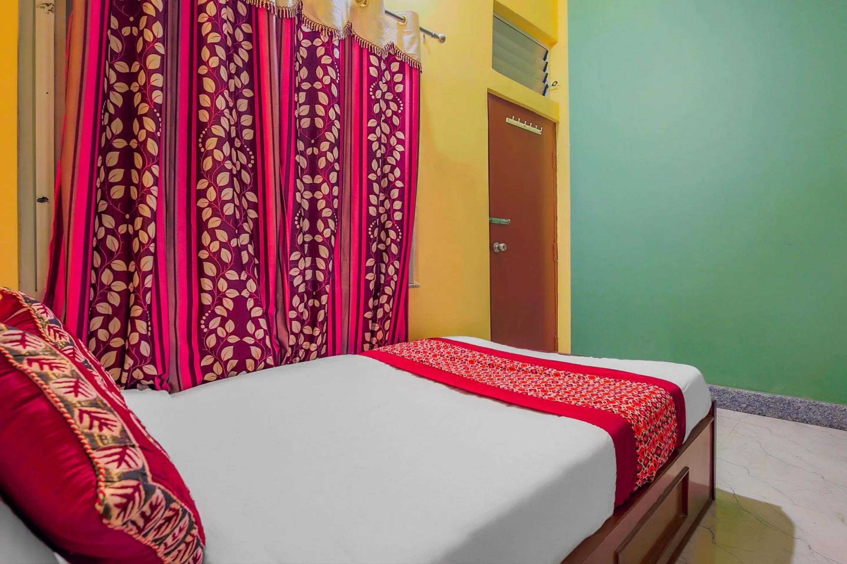 Bedroom in Hotel Diamond