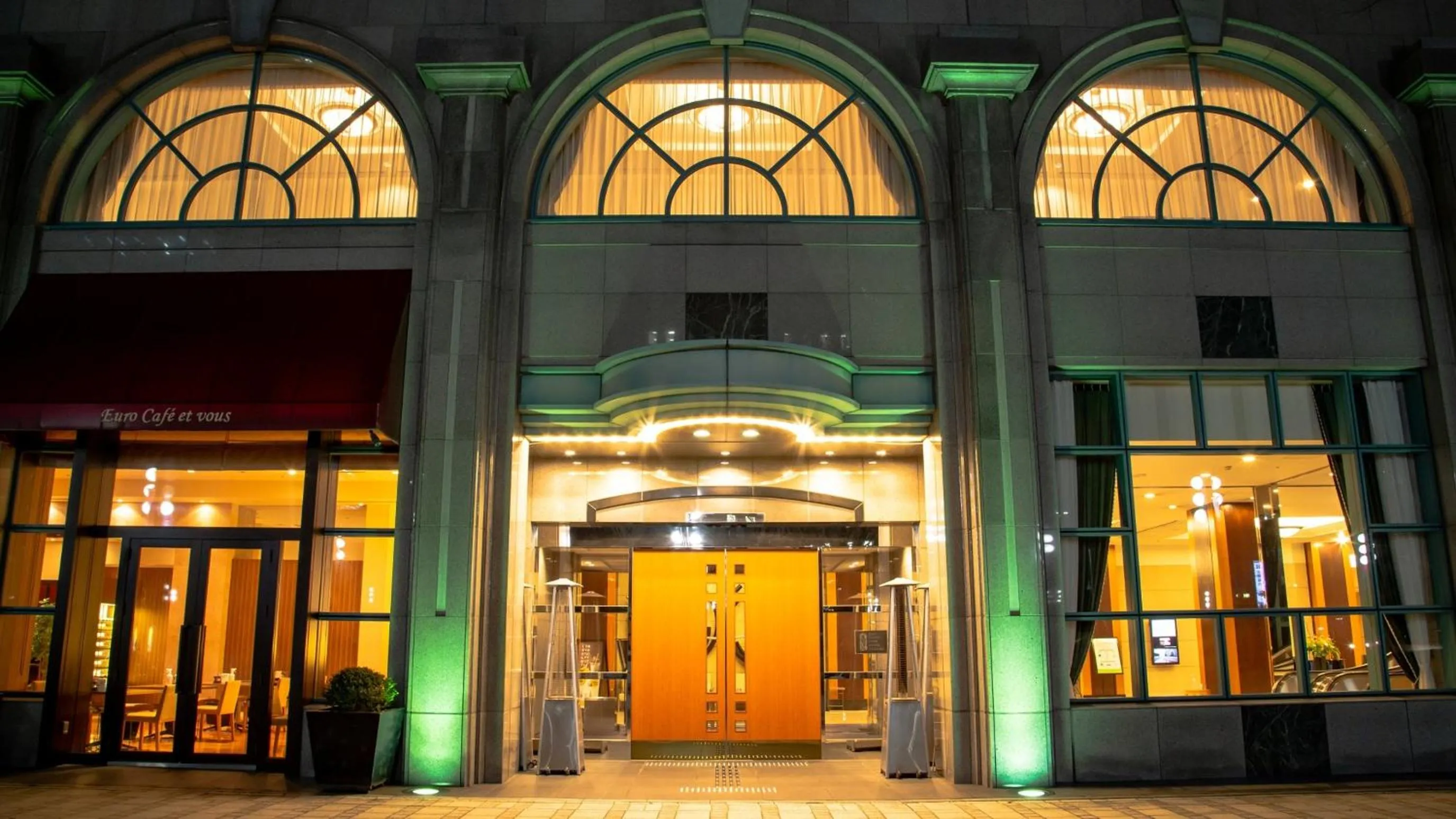 Facade/entrance in Oarks Canal Park Hotel Toyama