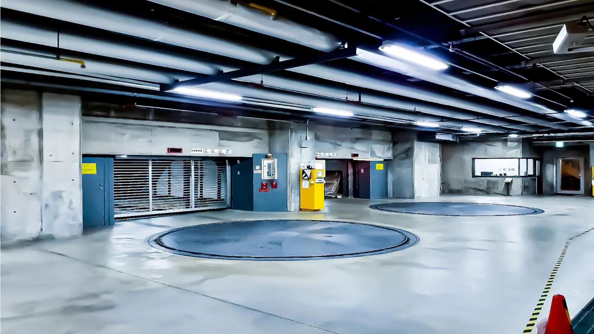 Parking in Oarks Canal Park Hotel Toyama