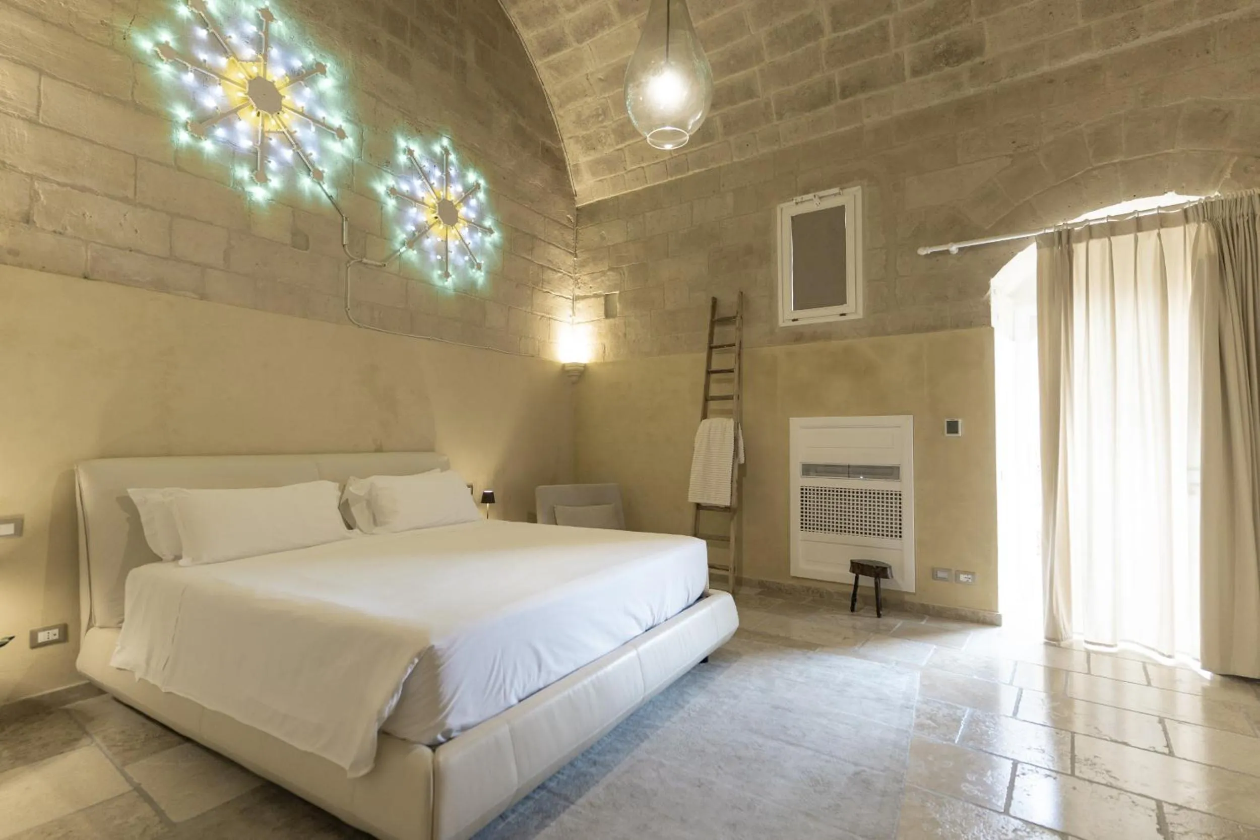 Bed in Palazzo Del Duca Hotel & Restaurant