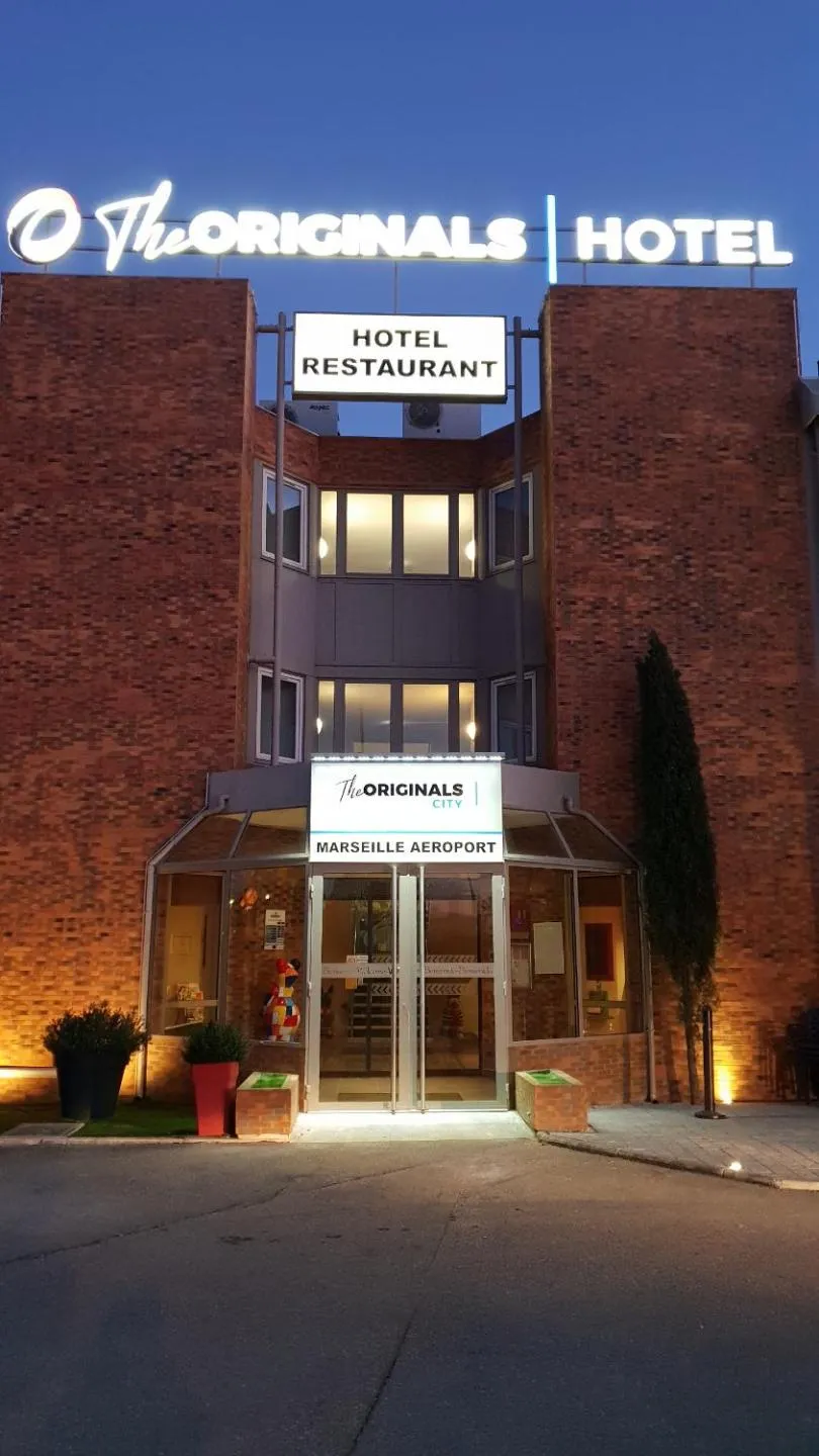 Facade/entrance in The Originals City Hôtel Marseille Aéroport